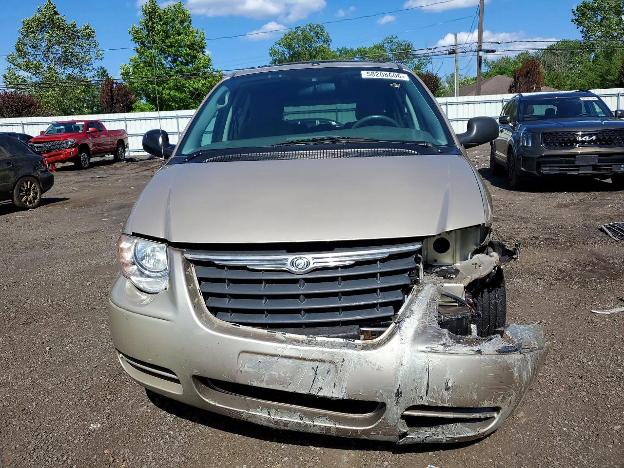 2007 Chrysler Town & Country Touring Бежевый vin: 2A4GP54L37R144308
