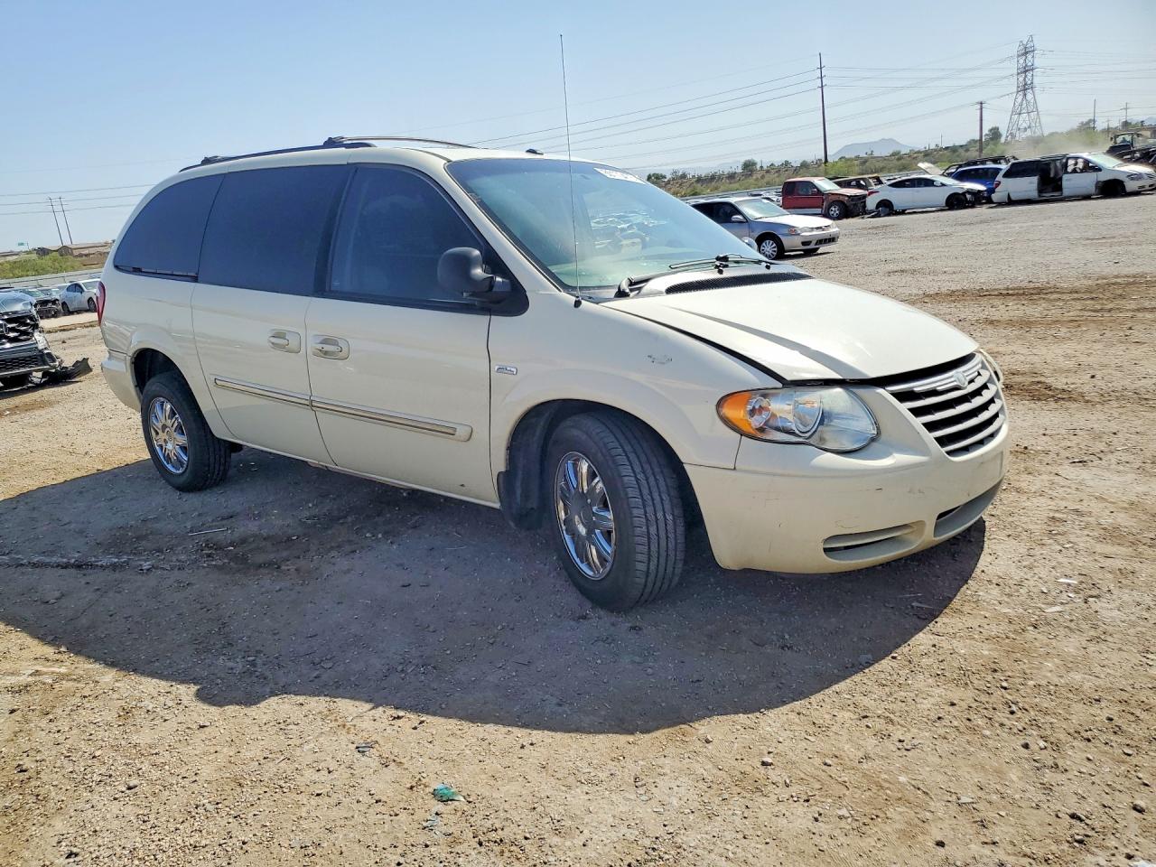 2007 Chrysler Town & Country Touring White vin: 2A4GP54L37R152988