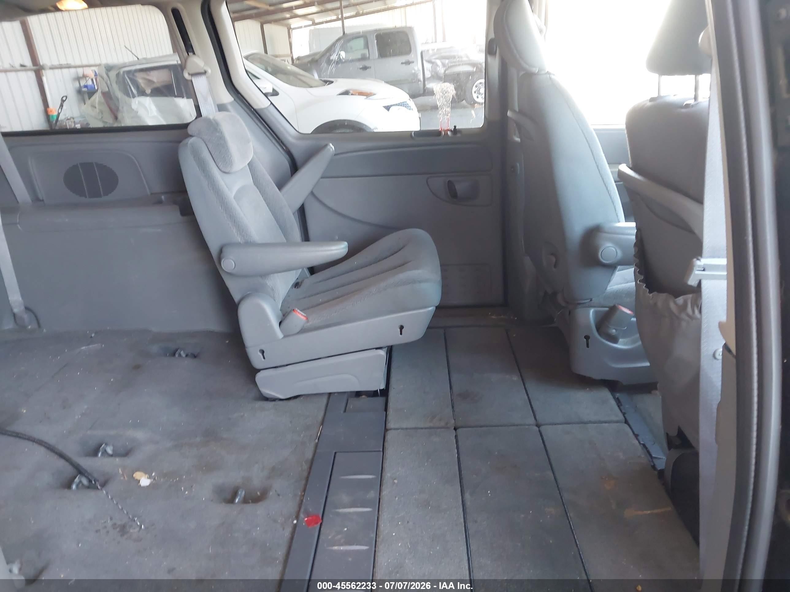 2006 Chrysler Town & Country Touring Black vin: 2A4GP54L46R655735