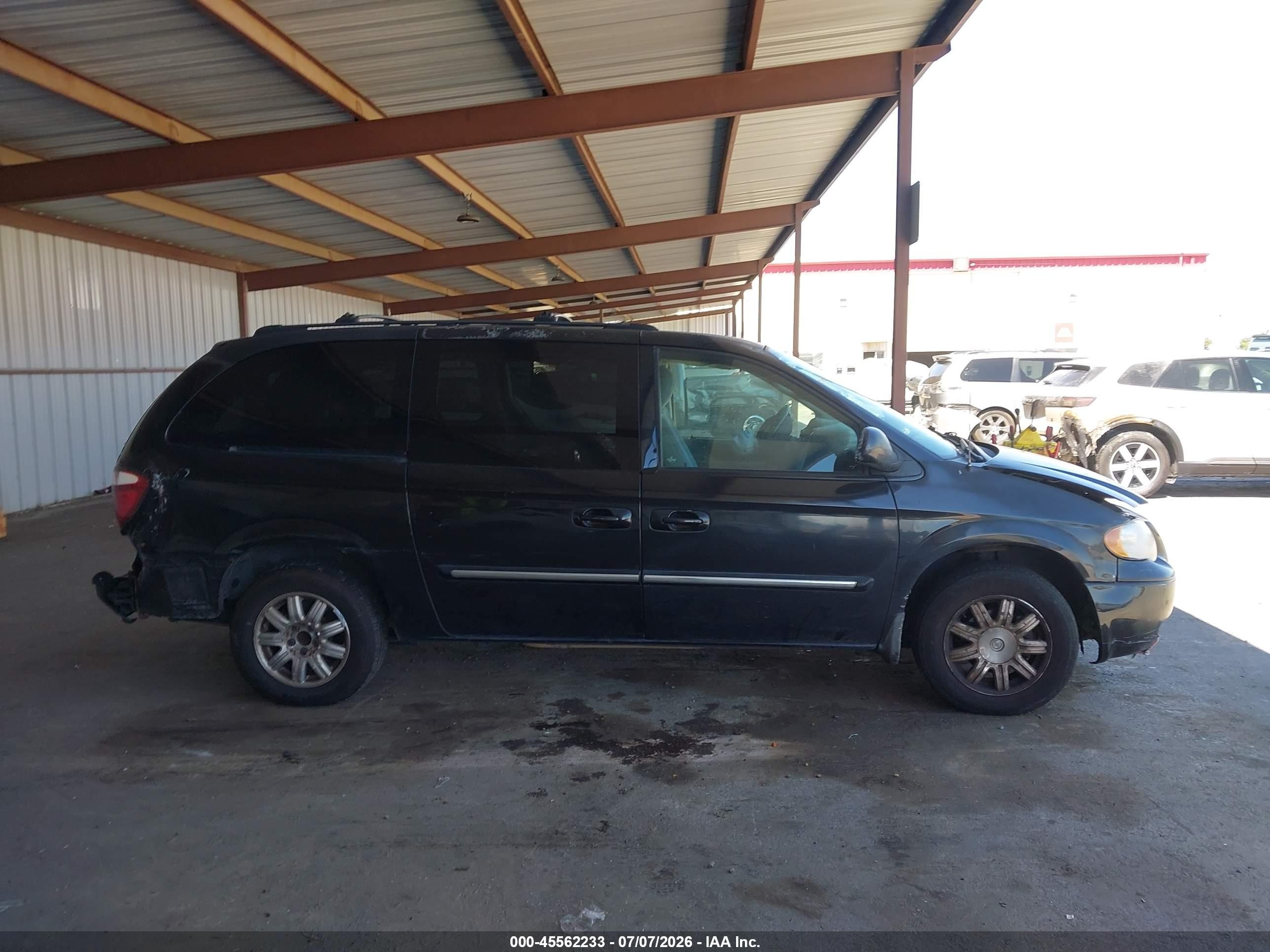 2006 Chrysler Town & Country Touring Black vin: 2A4GP54L46R655735