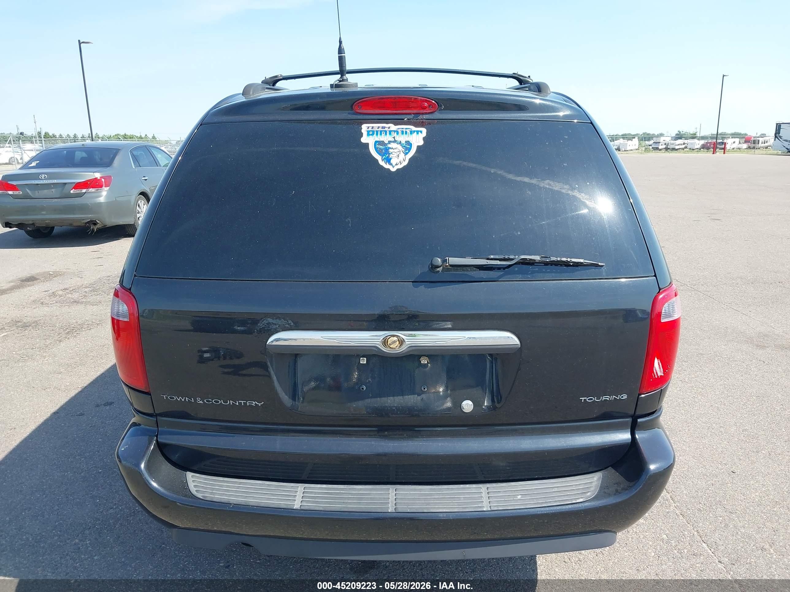 2006 Chrysler Town & Country Touring Black vin: 2A4GP54L46R874226