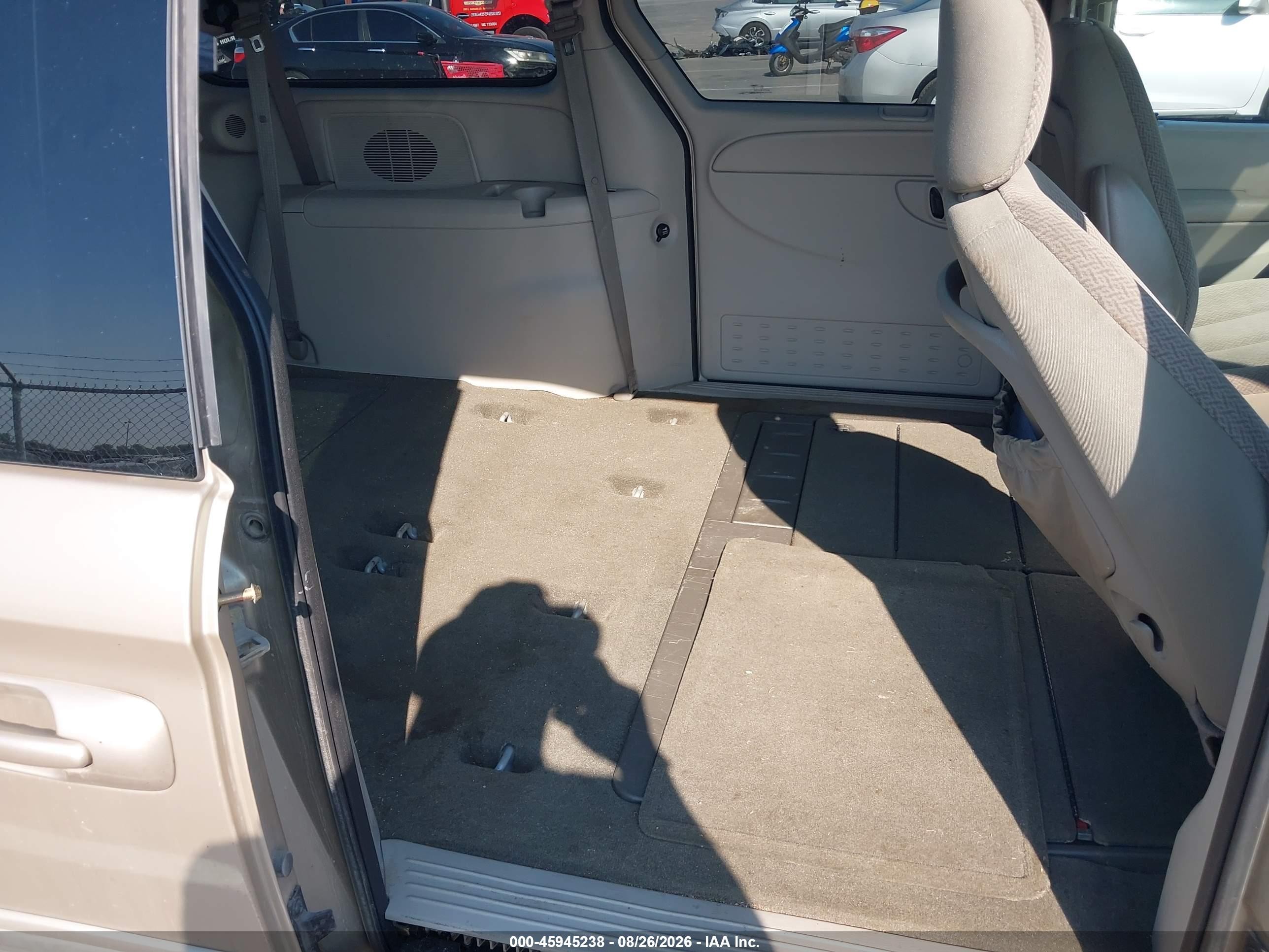 2006 Chrysler Town & Country Touring Gold vin: 2A4GP54L46R911274