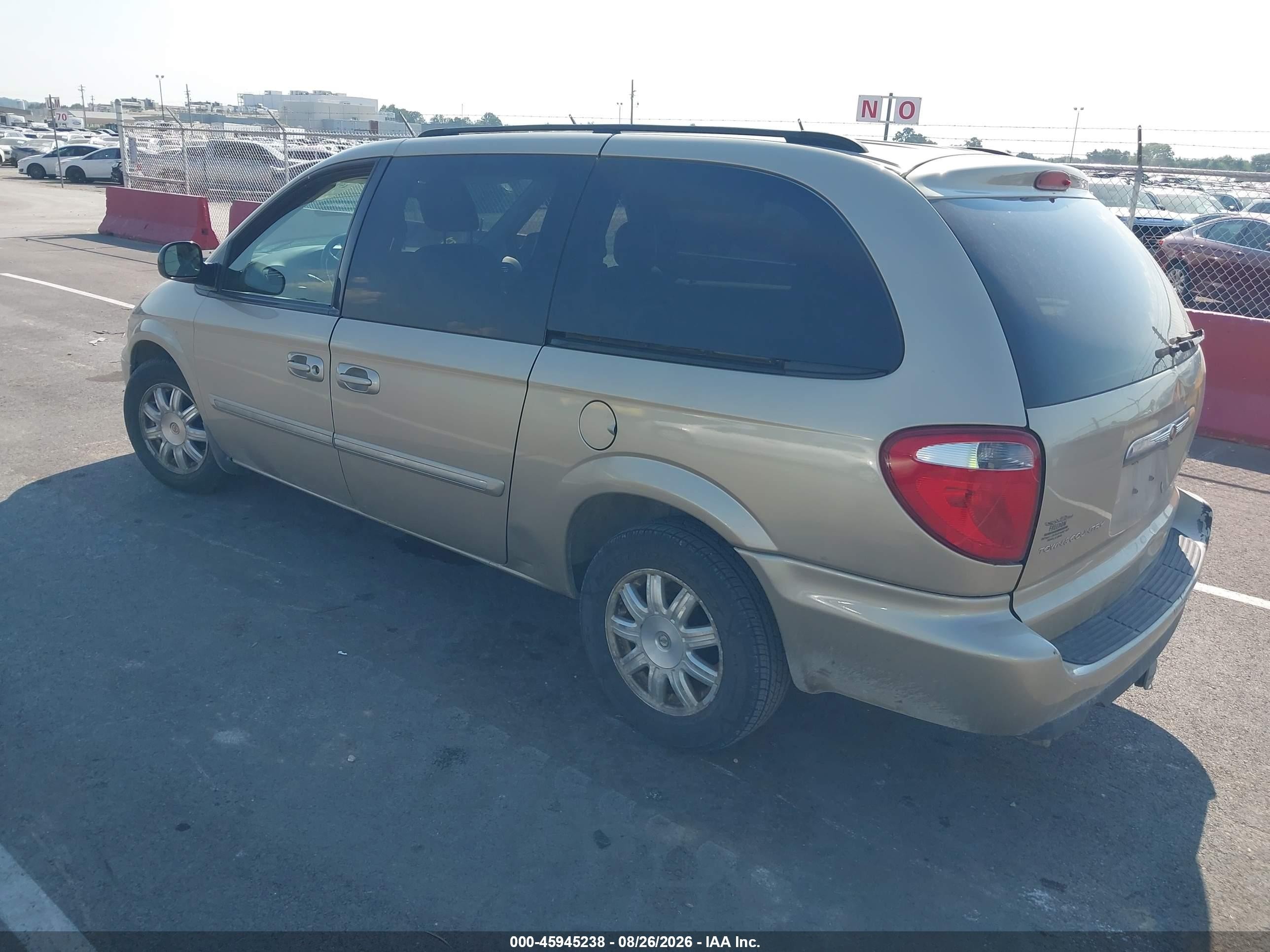 2006 Chrysler Town & Country Touring Gold vin: 2A4GP54L46R911274