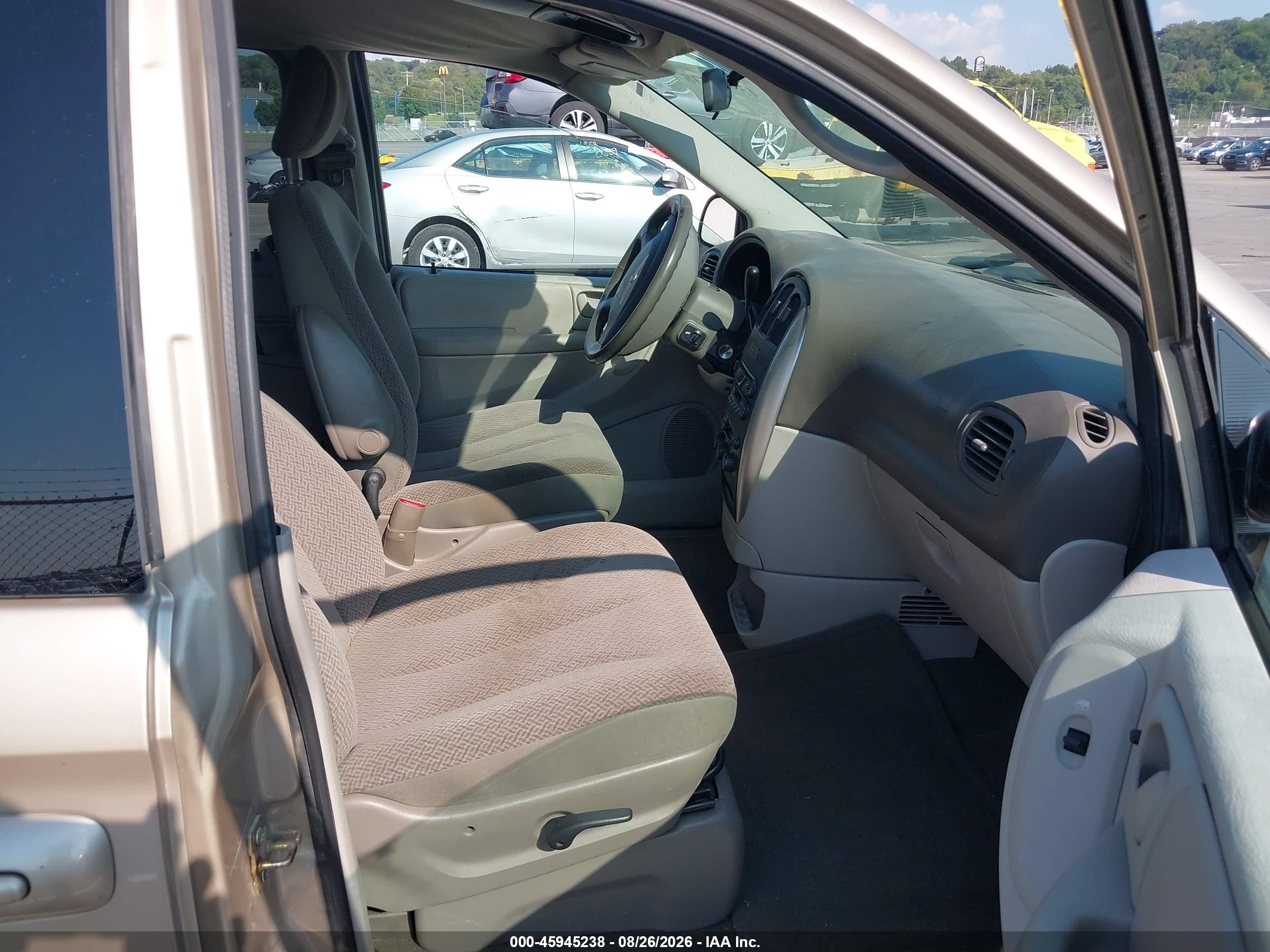 2006 Chrysler Town & Country Touring Gold vin: 2A4GP54L46R911274