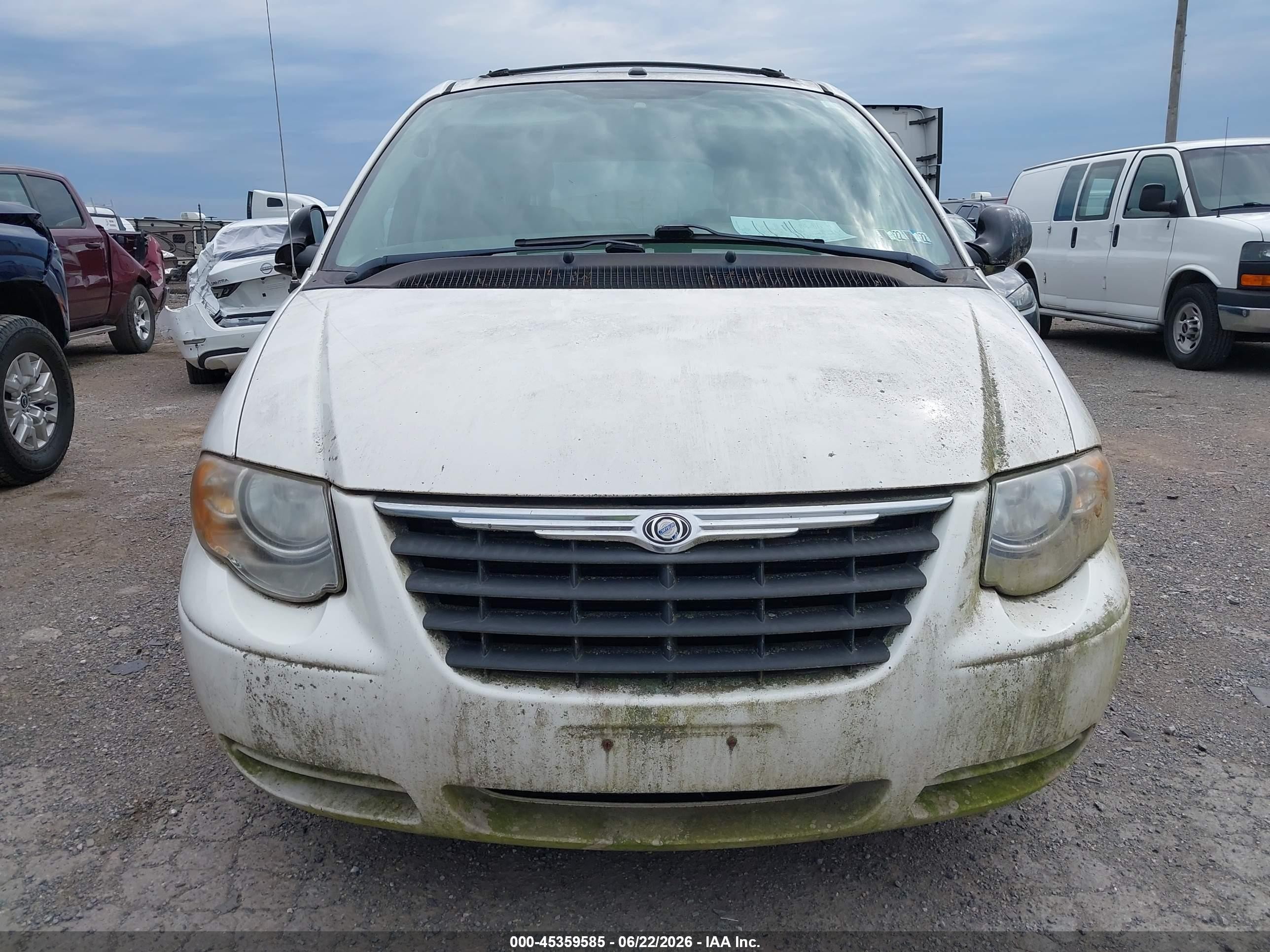 2006 Chrysler Town & Country Touring Белый vin: 2A4GP54L46R923165