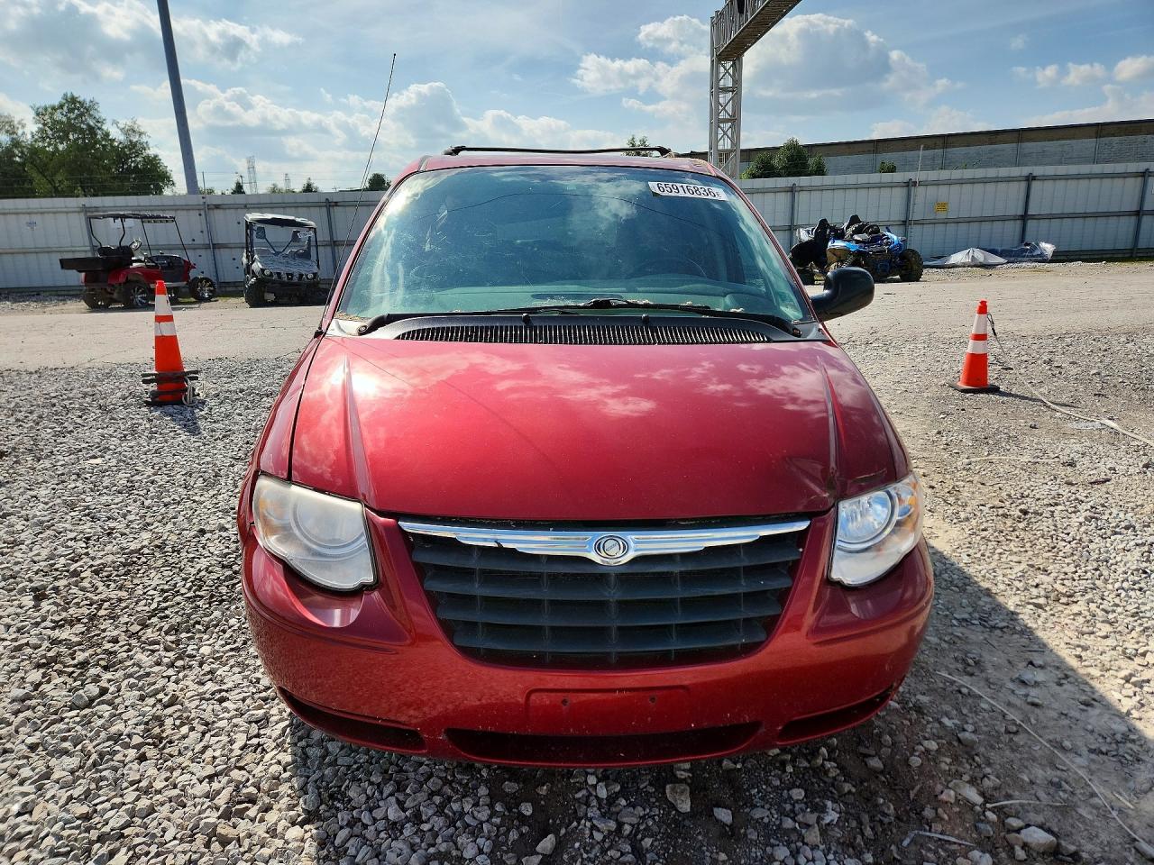 2007 Chrysler Town & Country Touring Burgundy vin: 2A4GP54L47R205925