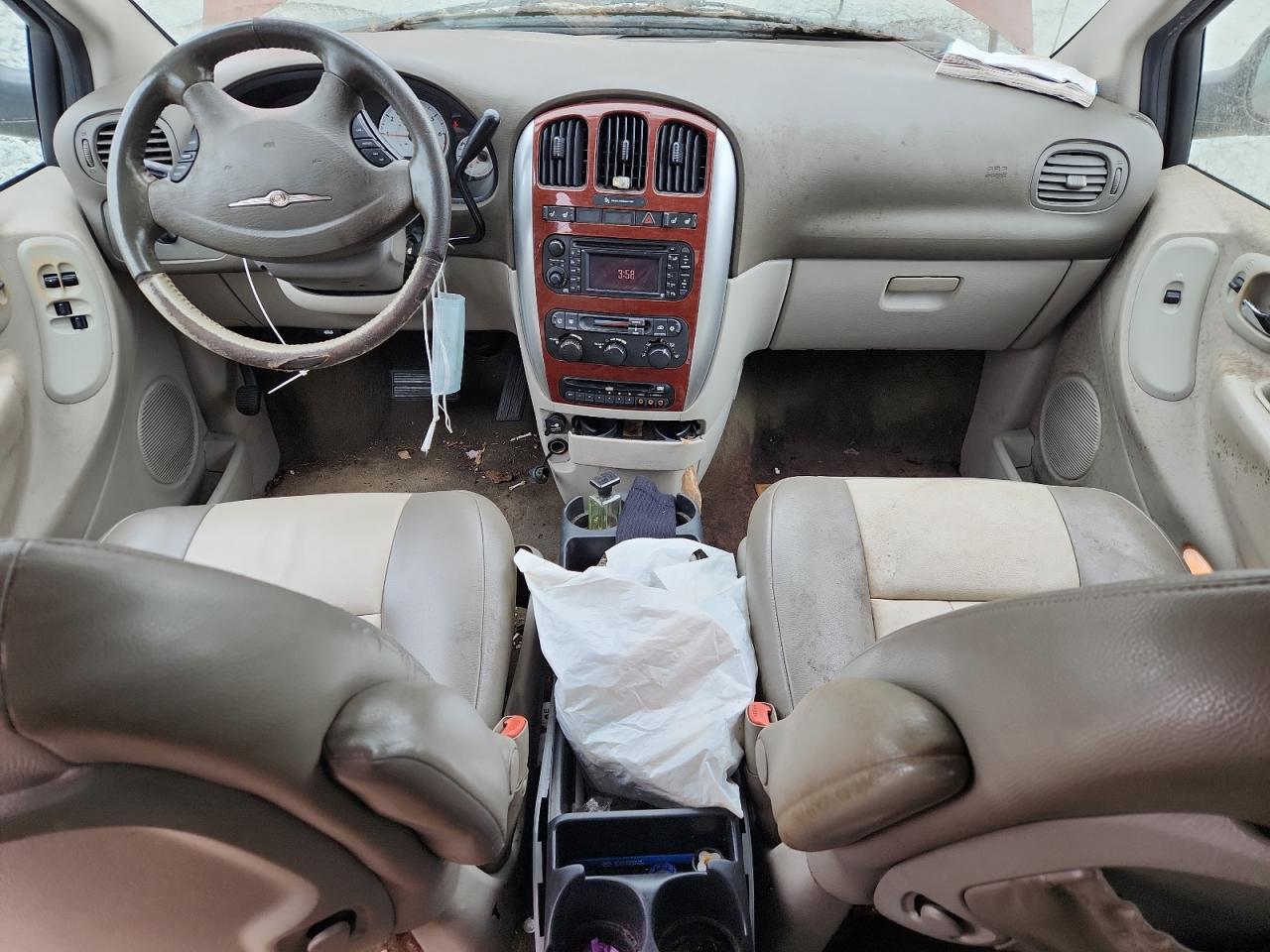 2007 Chrysler Town And C Brown vin: 2A4GP54L47R229920