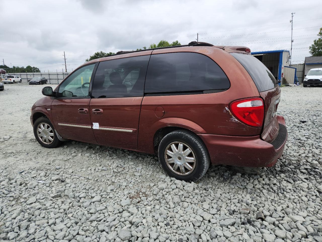 2007 Chrysler Town And C Brown vin: 2A4GP54L47R229920