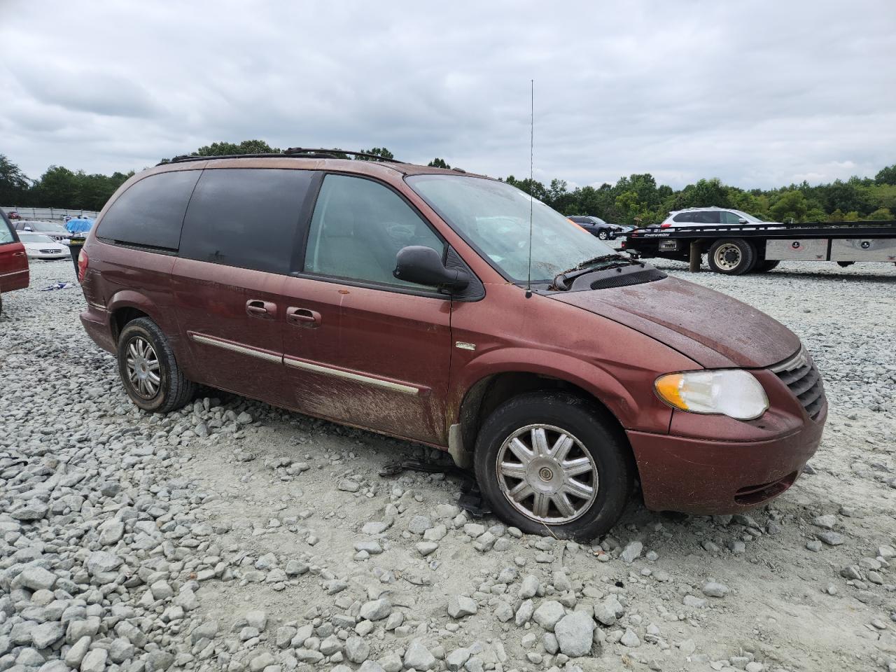 2007 Chrysler Town And C Brown vin: 2A4GP54L47R229920