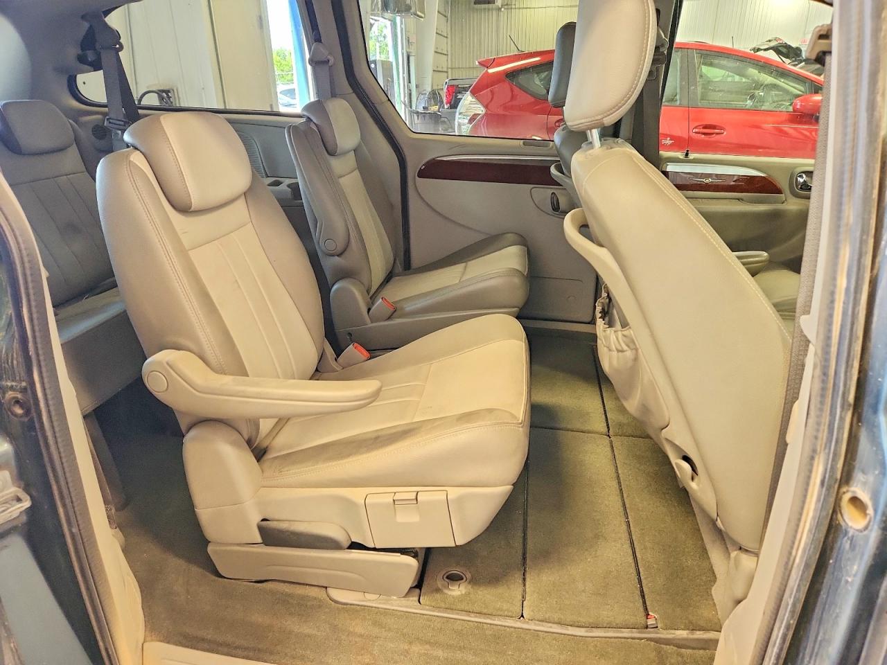2007 Chrysler Town & Country Touring Blue vin: 2A4GP54L47R233143