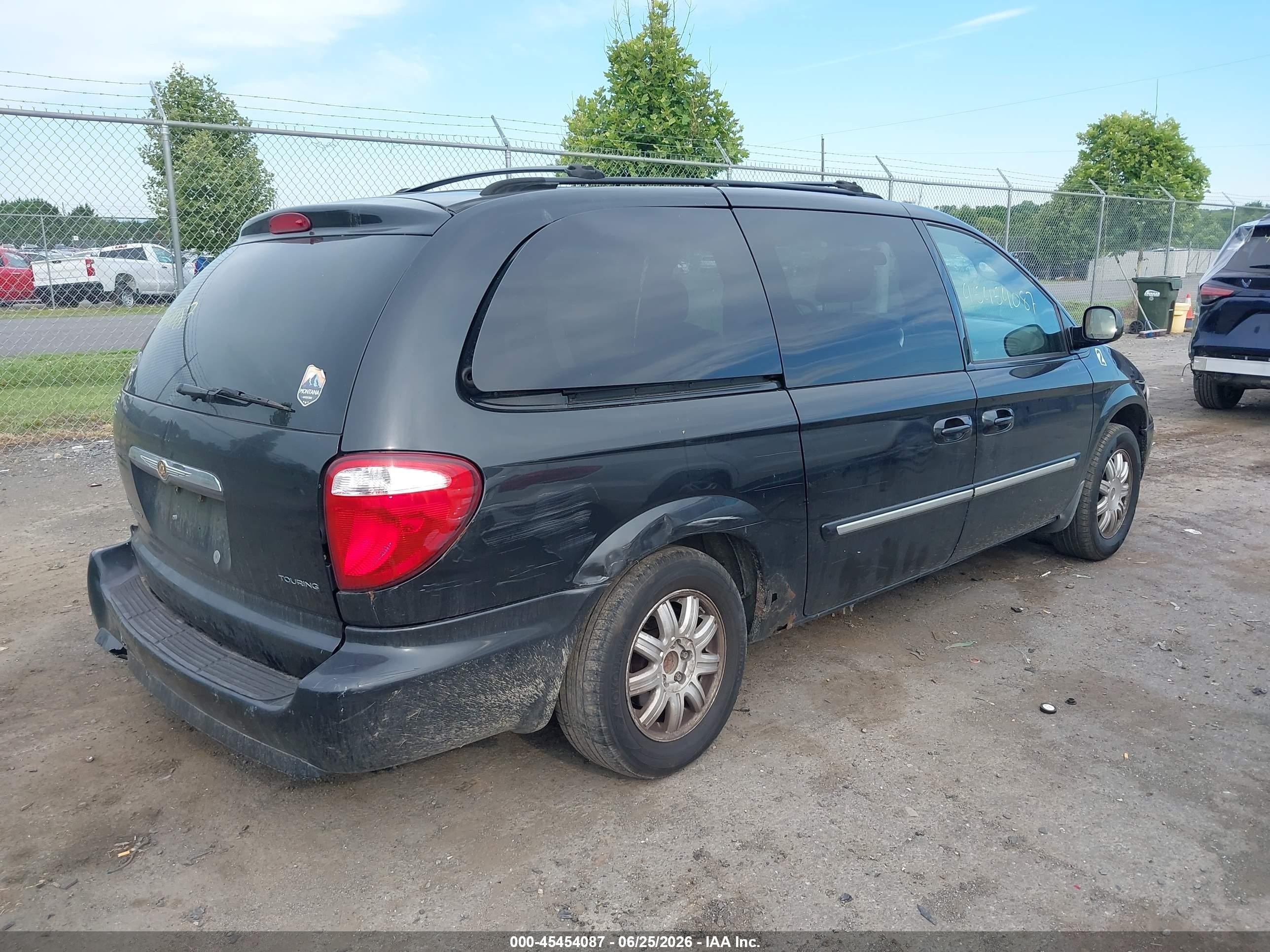 2007 Chrysler Town & Country Touring Black vin: 2A4GP54L47R242554