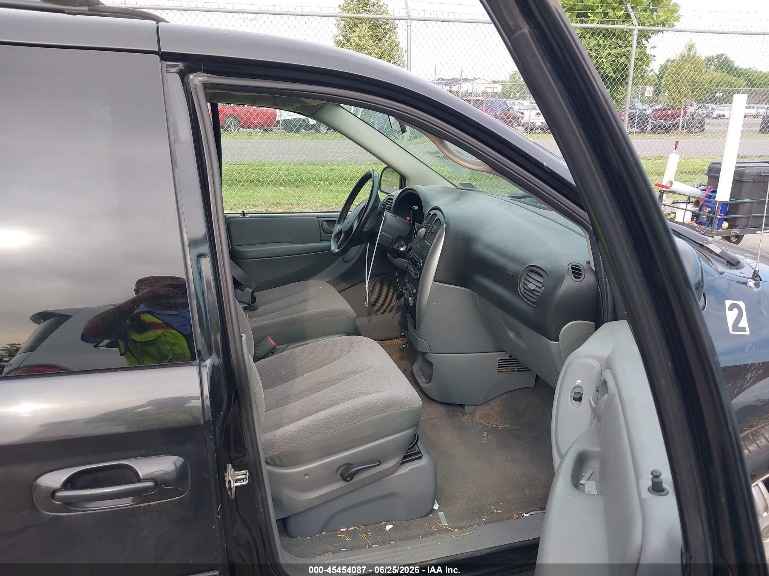 2007 Chrysler Town & Country Touring Black vin: 2A4GP54L47R242554