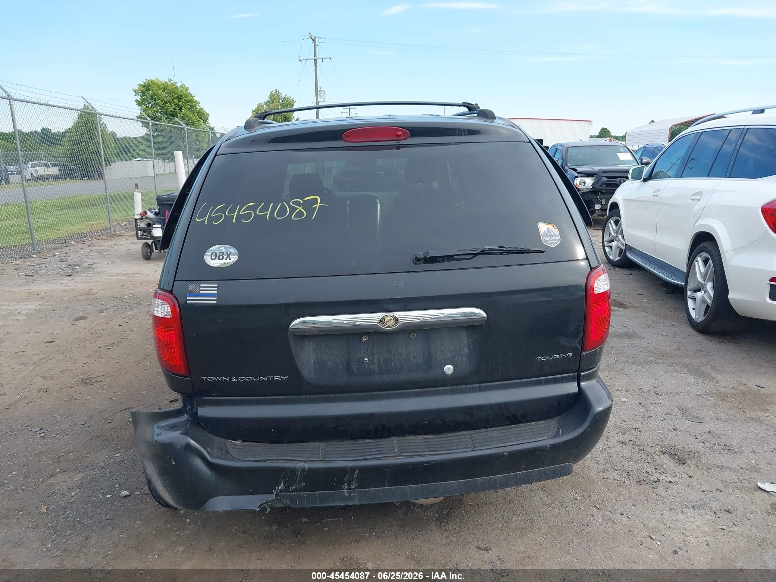 2007 Chrysler Town & Country Touring Black vin: 2A4GP54L47R242554