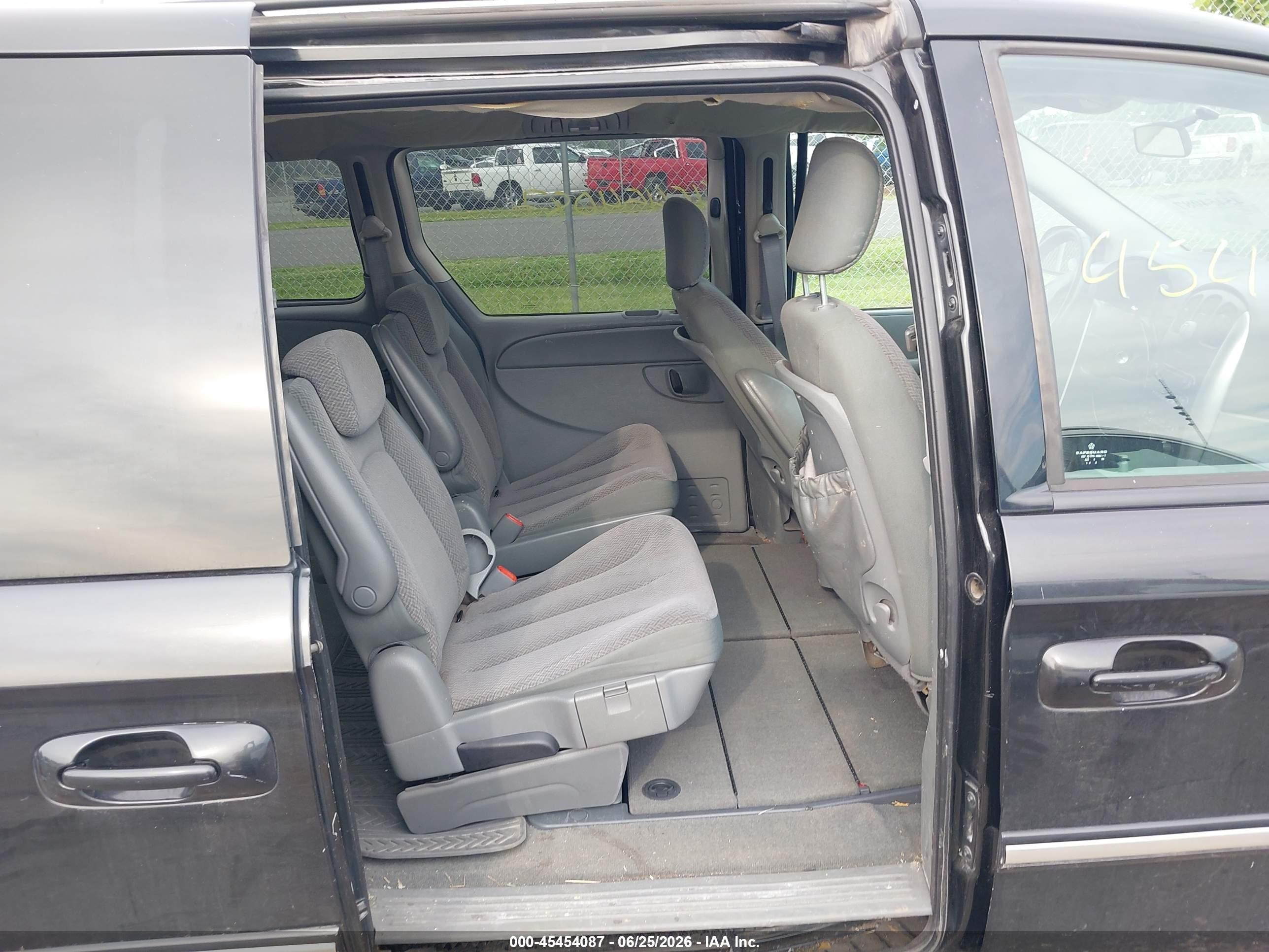 2007 Chrysler Town & Country Touring Black vin: 2A4GP54L47R242554
