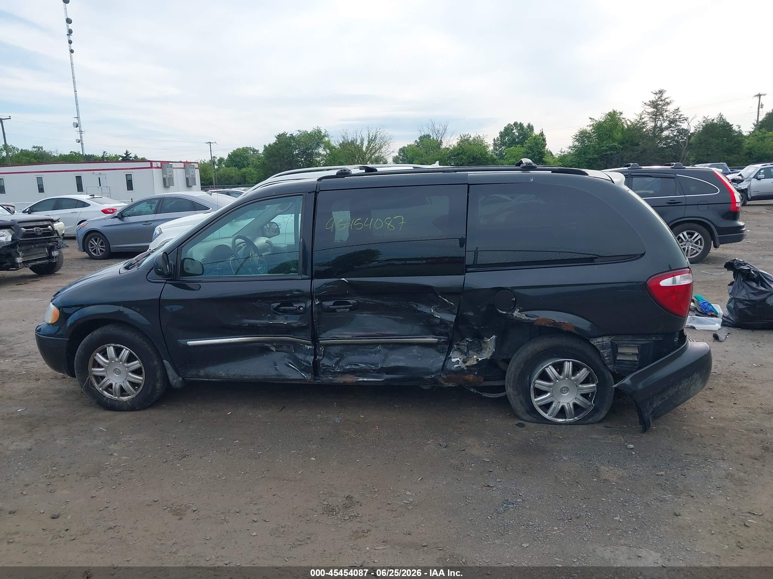 2007 Chrysler Town & Country Touring Black vin: 2A4GP54L47R242554