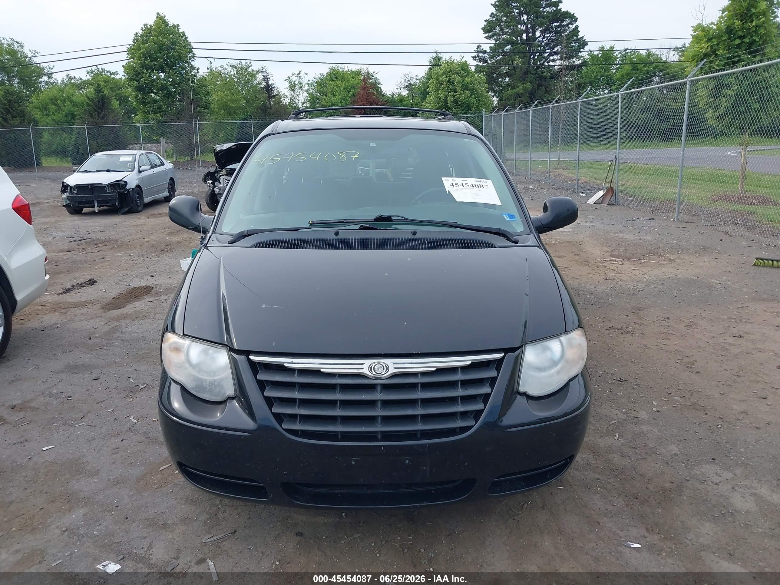 2007 Chrysler Town & Country Touring Black vin: 2A4GP54L47R242554