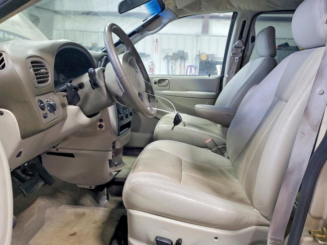 2006 Chrysler Town & Country Touring Beige vin: 2A4GP54L56R715862
