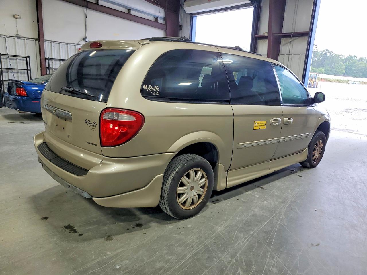 2006 Chrysler Town & Country Touring Beige vin: 2A4GP54L56R715862