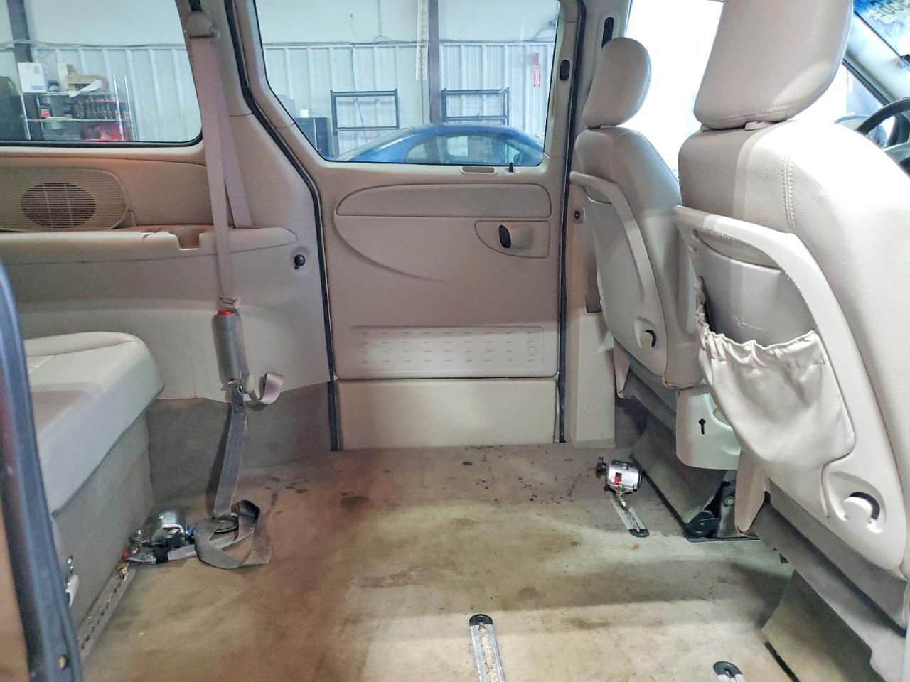 2006 Chrysler Town & Country Touring Beige vin: 2A4GP54L56R715862