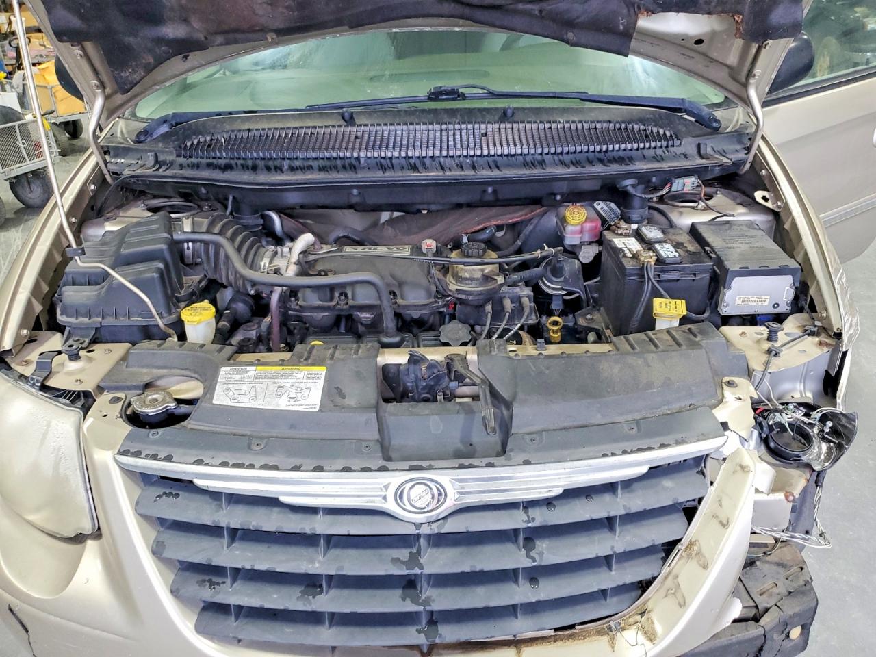 2006 Chrysler Town & Country Touring Beige vin: 2A4GP54L56R715862