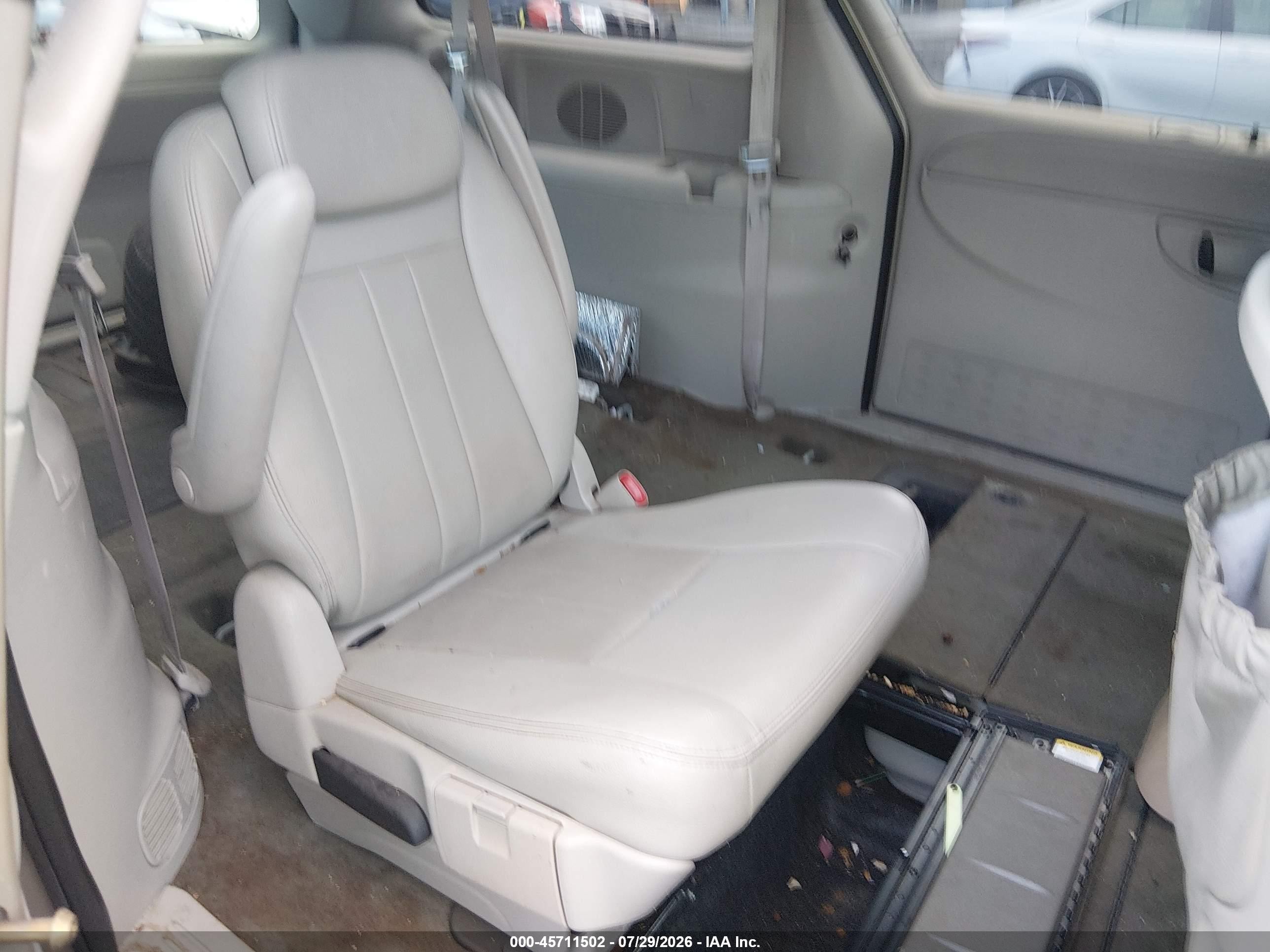 2006 Chrysler Town & Country Touring Gold vin: 2A4GP54L56R886935