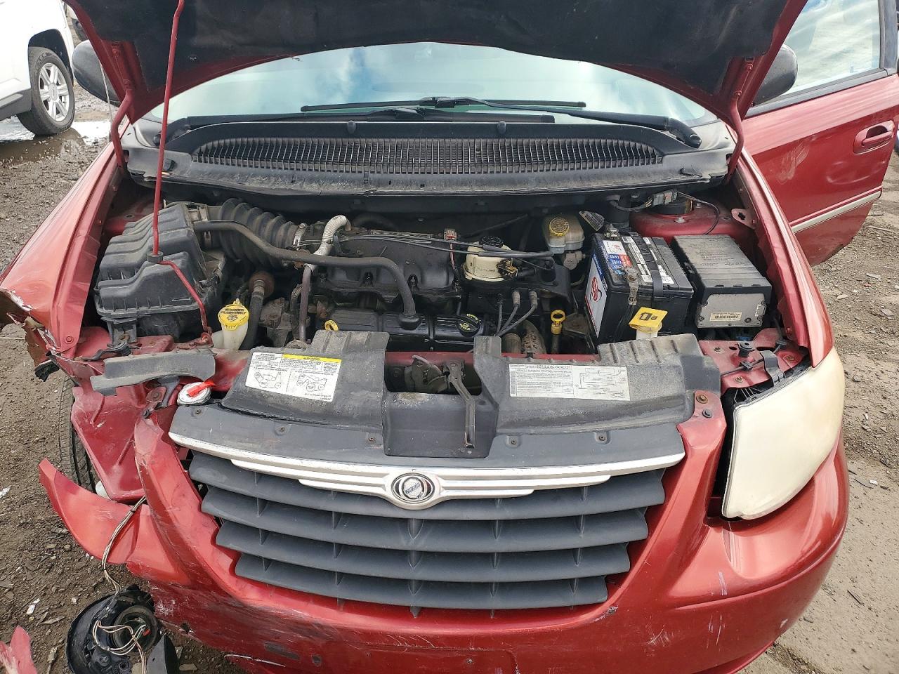 2007 Chrysler Town & Country Touring Red vin: 2A4GP54L67R134629