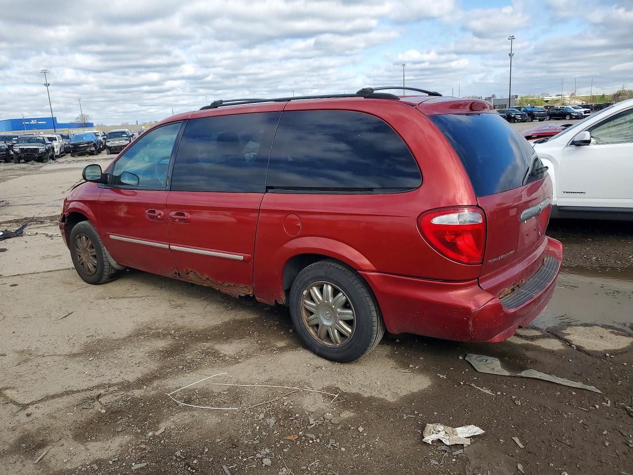 2007 Chrysler Town & Country Touring Red vin: 2A4GP54L67R134629