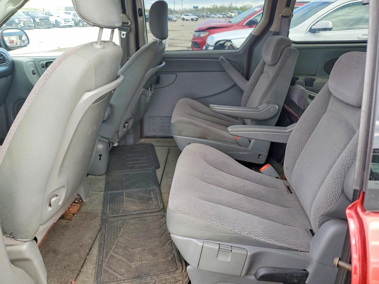 2007 Chrysler Town & Country Touring Red vin: 2A4GP54L67R134629