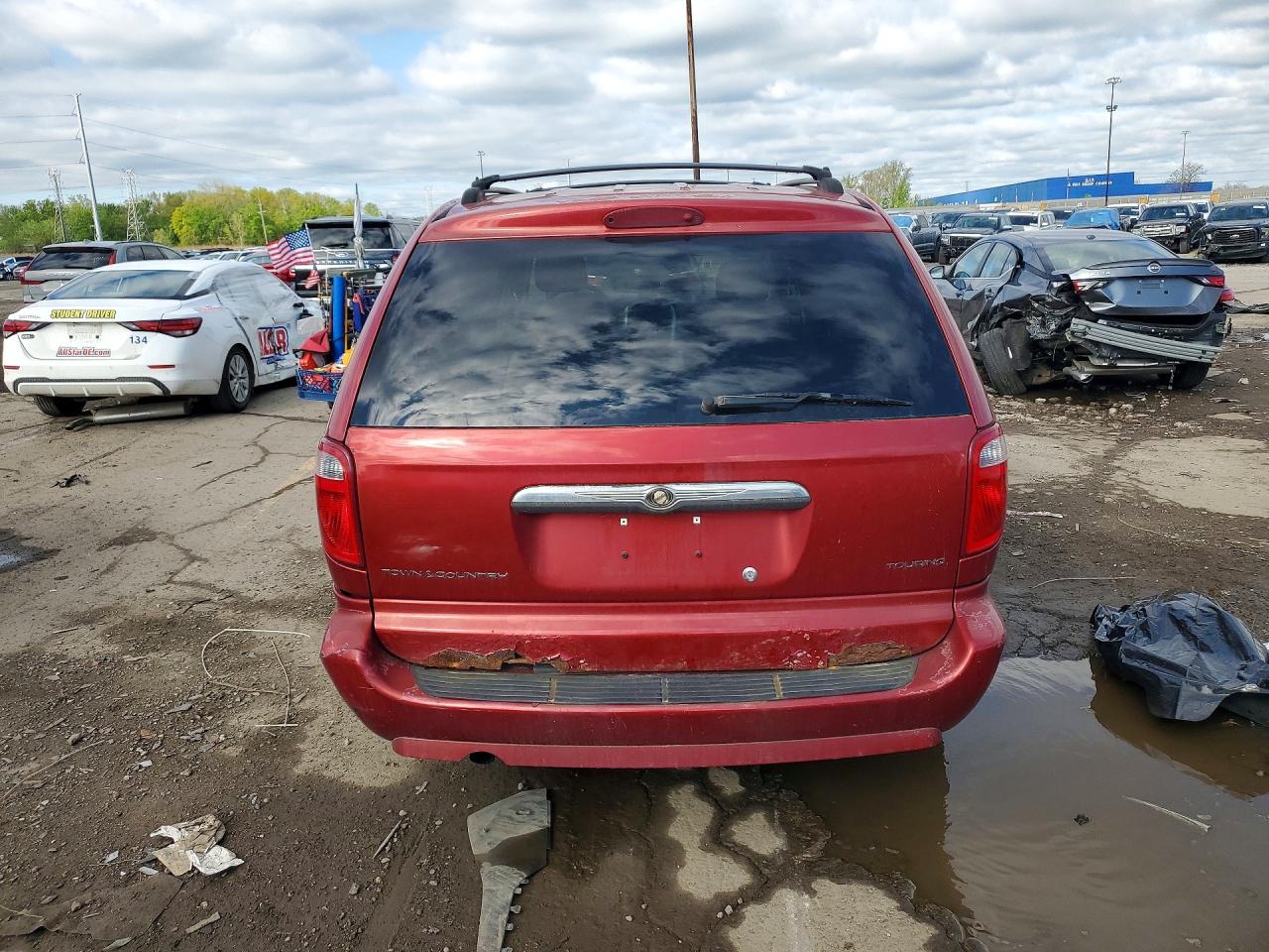 2007 Chrysler Town & Country Touring Red vin: 2A4GP54L67R134629