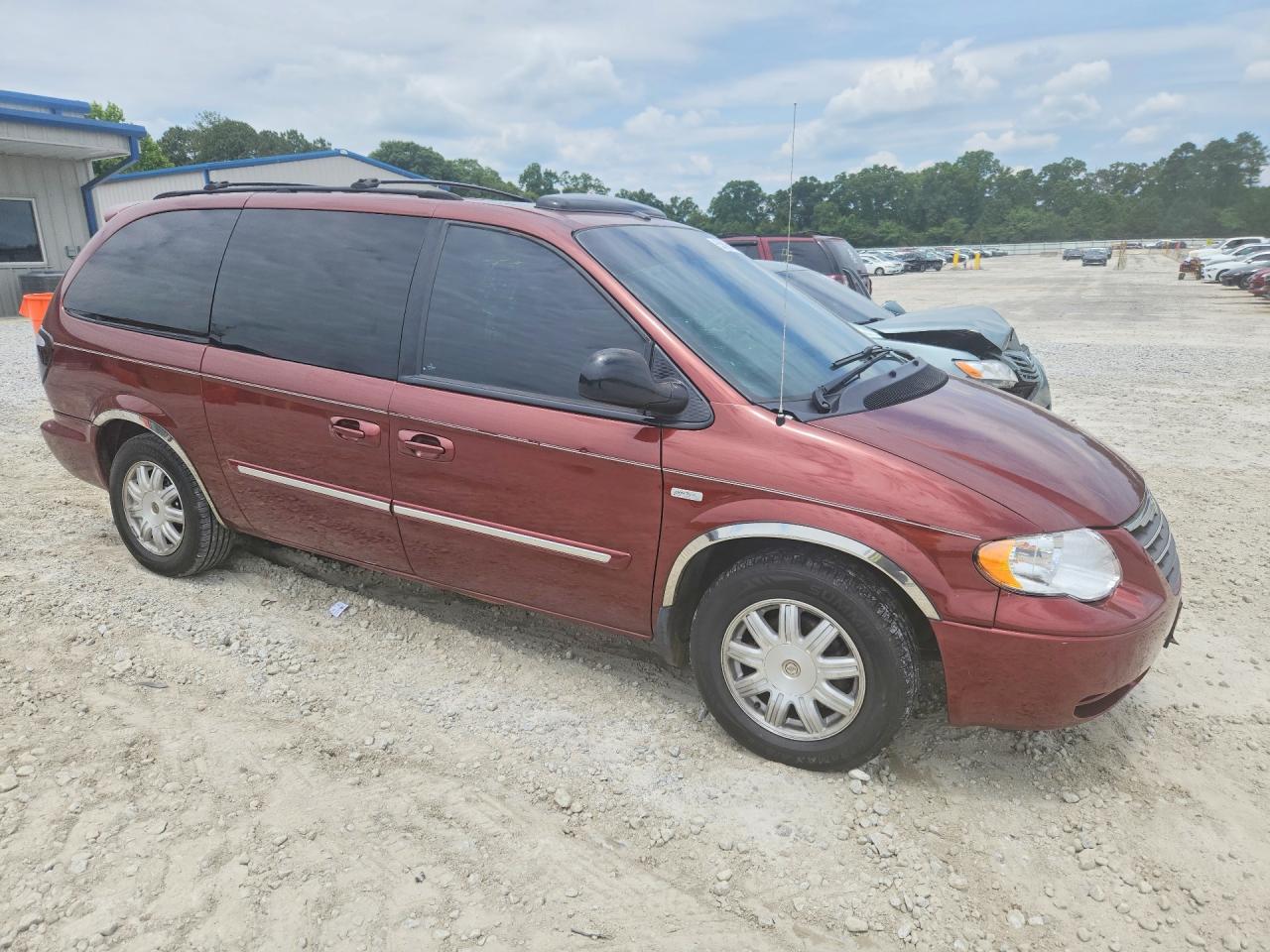 2007 Chrysler Town & Country Touring Maroon vin: 2A4GP54L67R151317