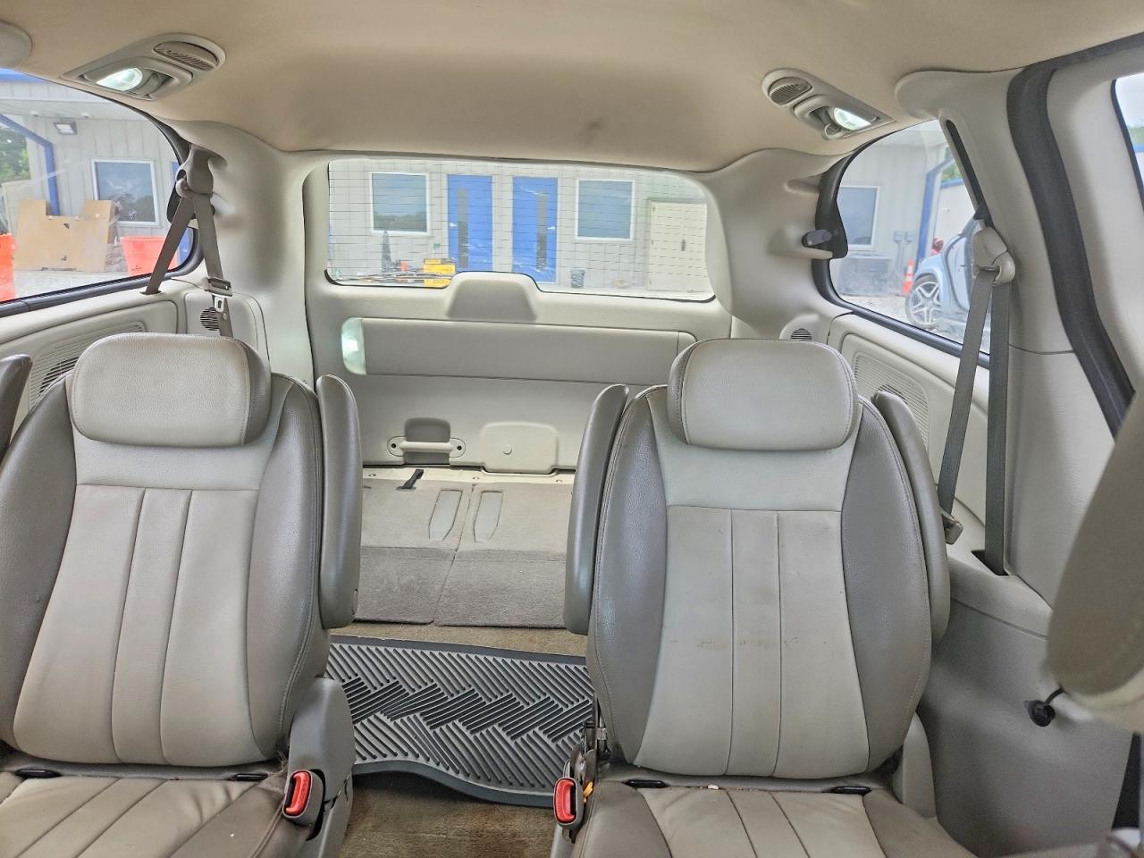 2007 Chrysler Town & Country Touring Maroon vin: 2A4GP54L67R151317