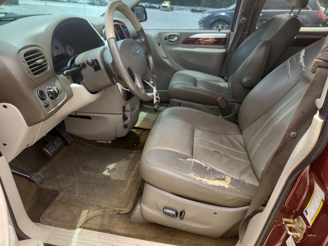 2007 Chrysler Town & Country Touring Maroon vin: 2A4GP54L67R151317