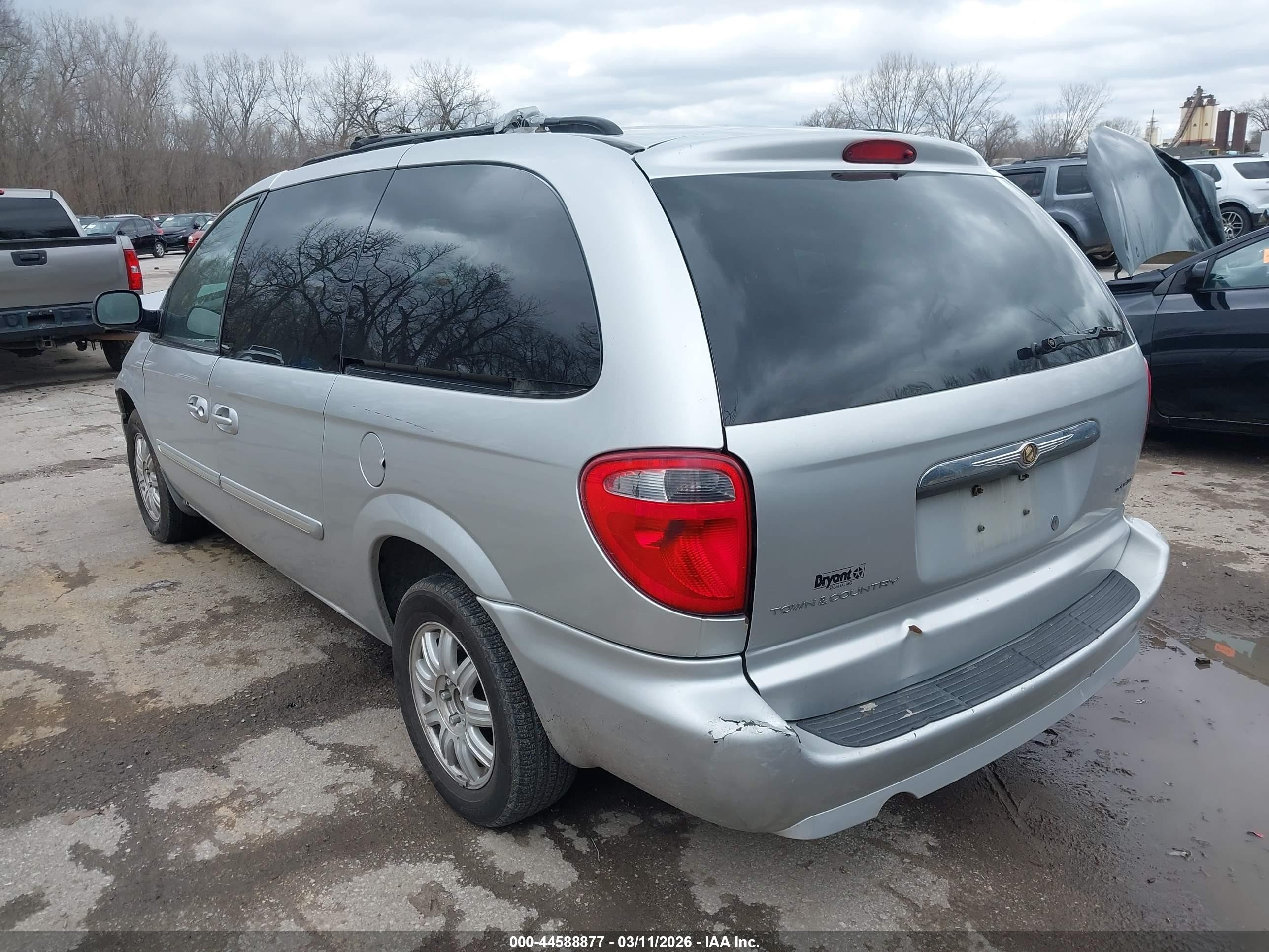 2007 Chrysler Town & Country Touring Silver vin: 2A4GP54L77R137264