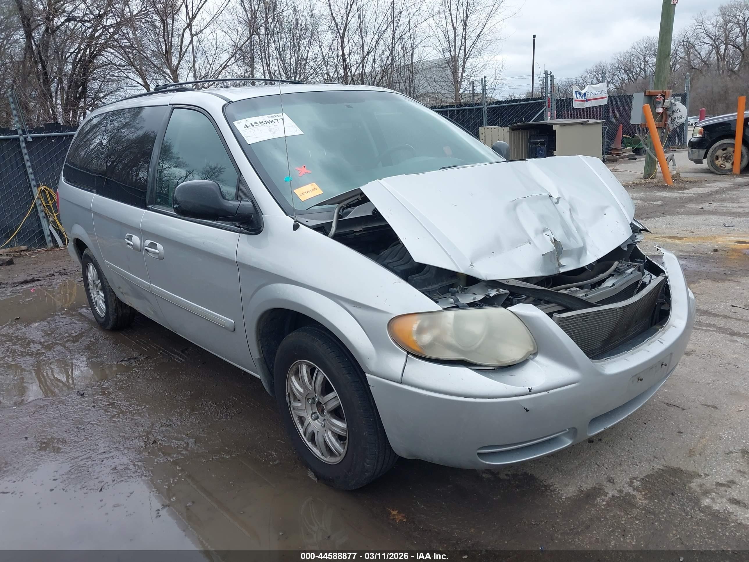 2007 Chrysler Town & Country Touring Silver vin: 2A4GP54L77R137264