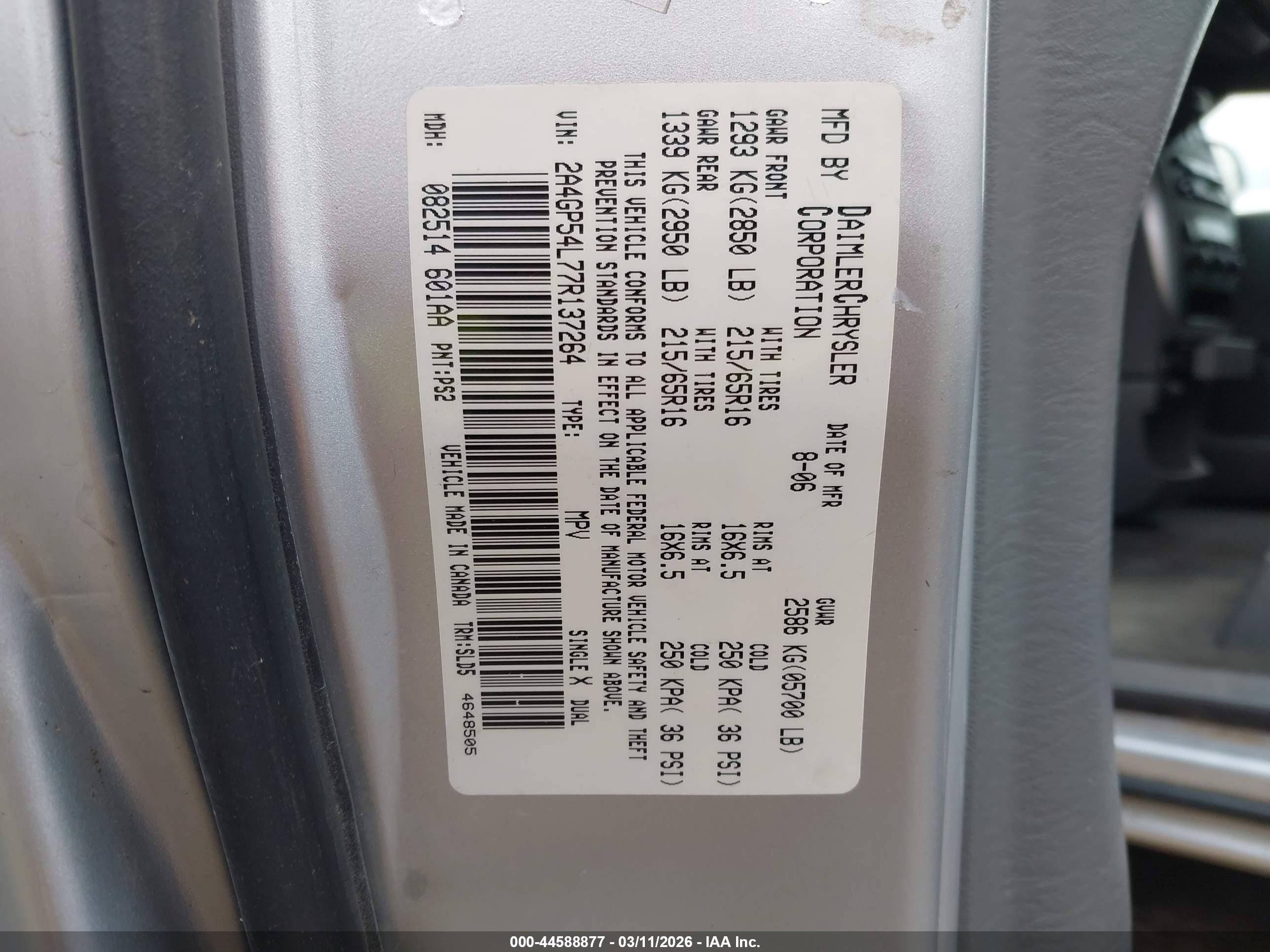 2007 Chrysler Town & Country Touring Silver vin: 2A4GP54L77R137264
