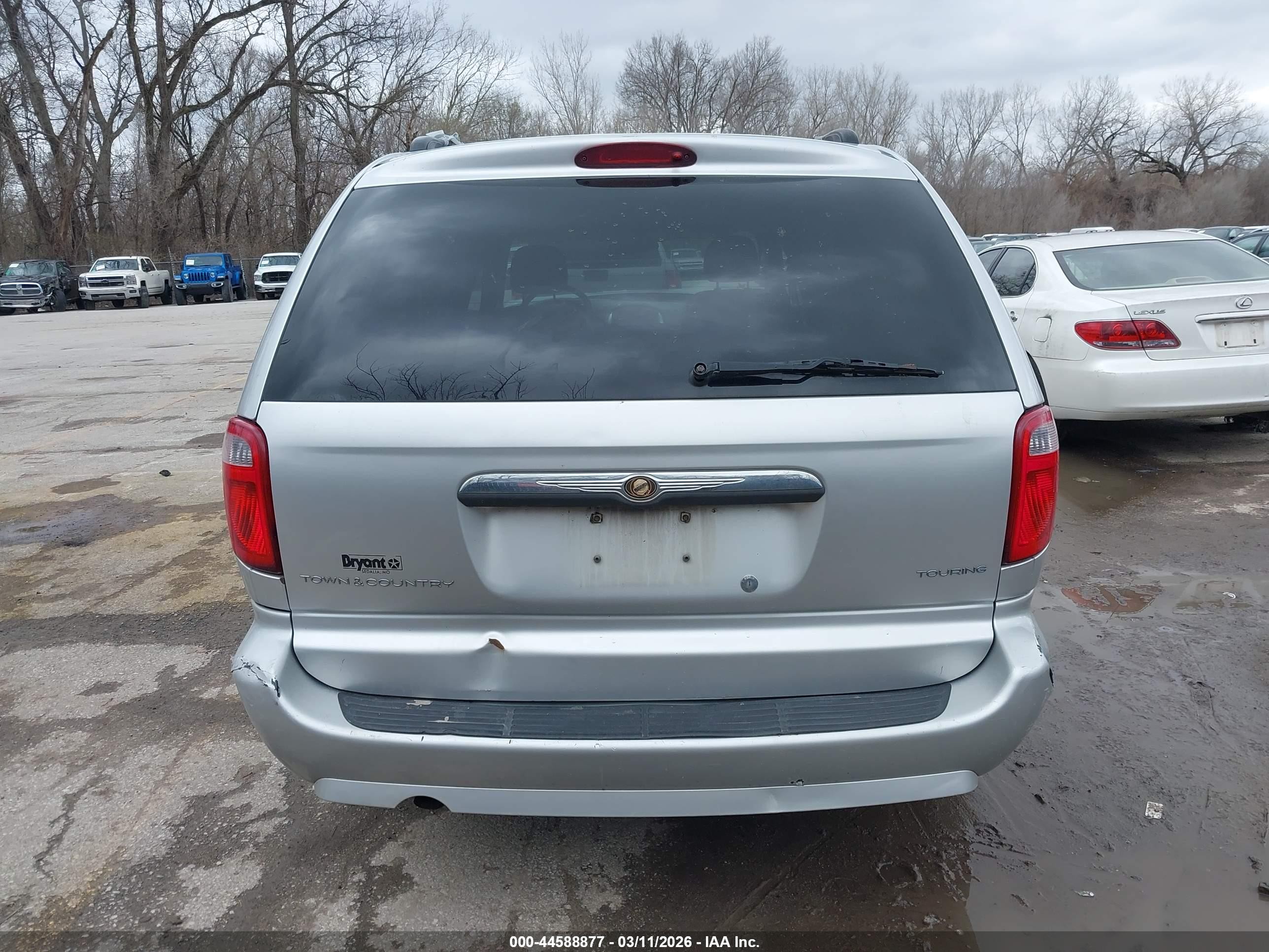 2007 Chrysler Town & Country Touring Silver vin: 2A4GP54L77R137264