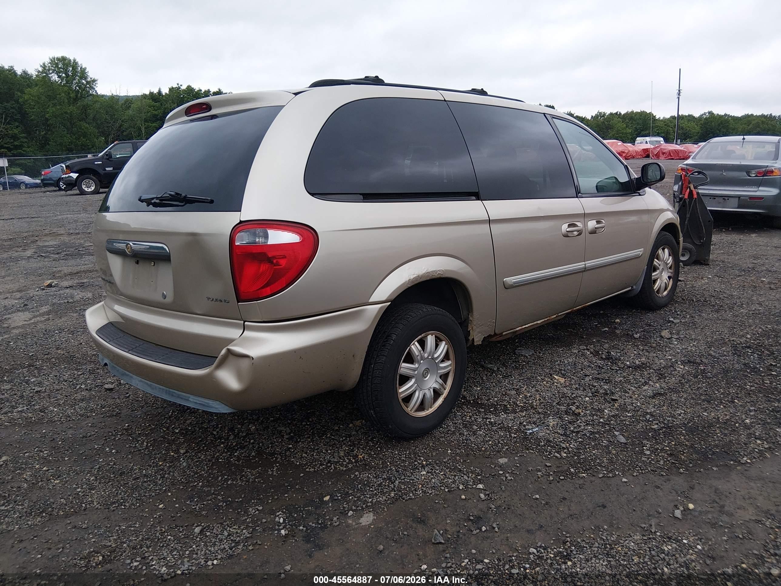 2006 Chrysler Town & Country Touring Бежевый vin: 2A4GP54L86R866758