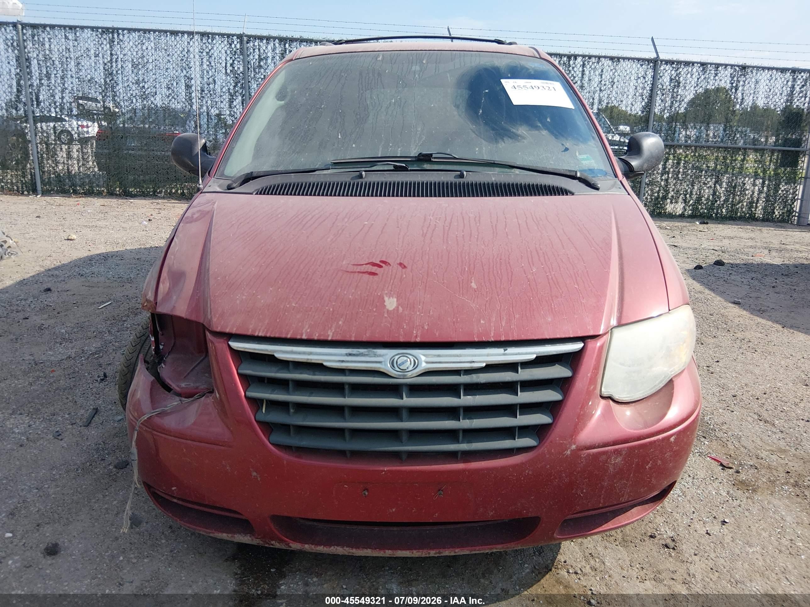 2007 Chrysler Town & Country Touring Red vin: 2A4GP54L87R160665