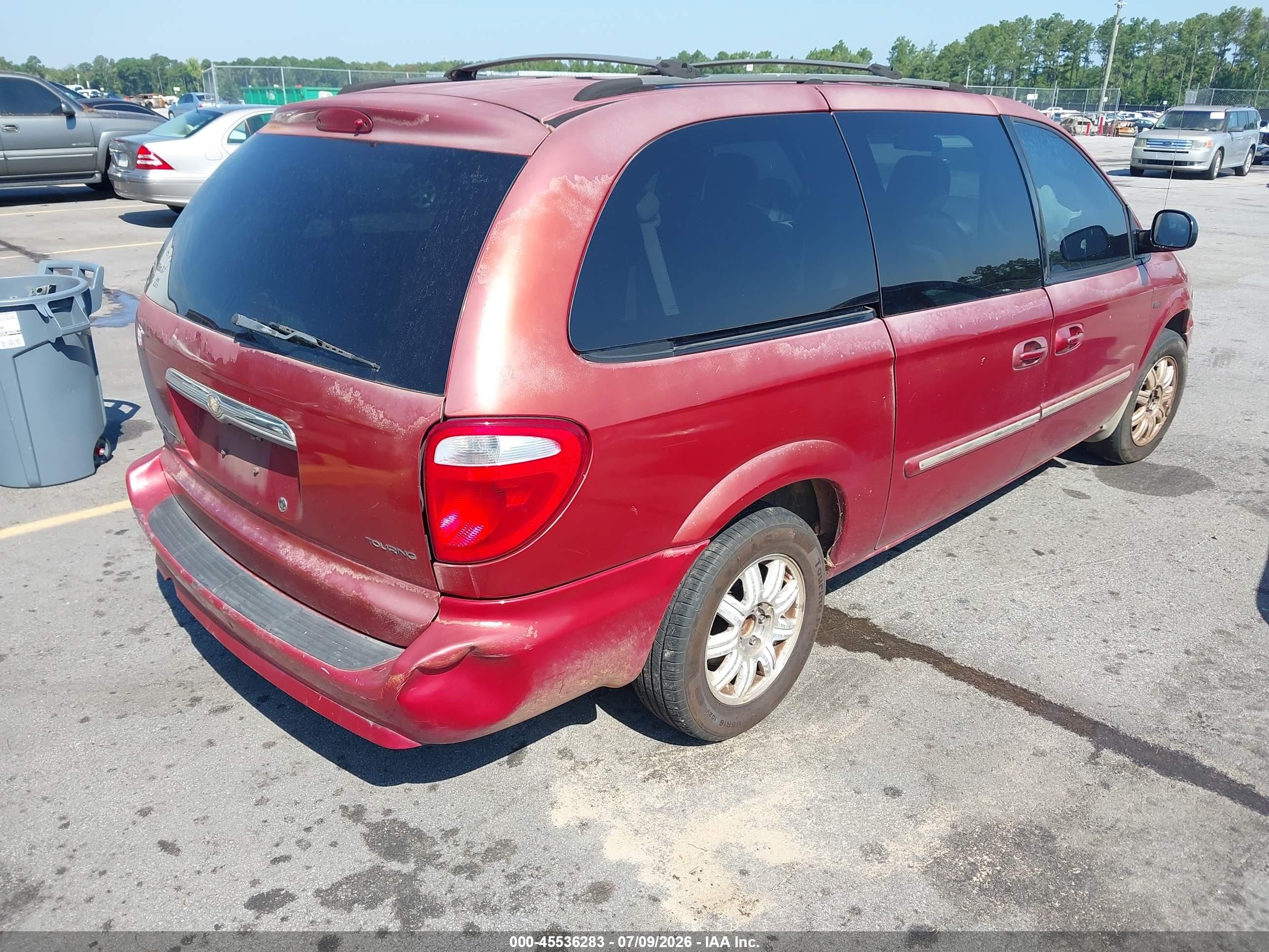 2007 Chrysler Town & Country Touring Red vin: 2A4GP54L87R274388