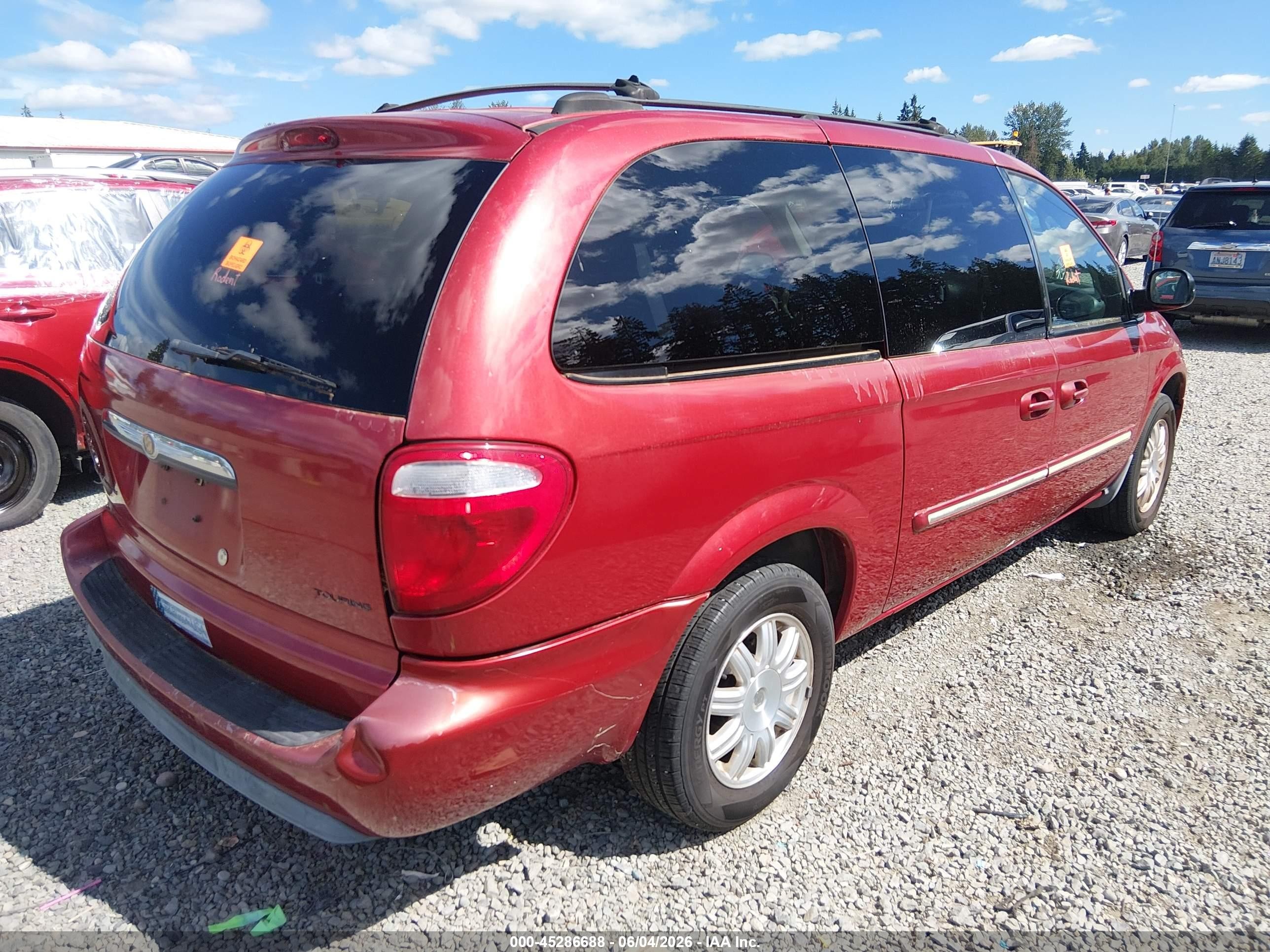 2006 Chrysler Town & Country Touring Red vin: 2A4GP54L96R609835