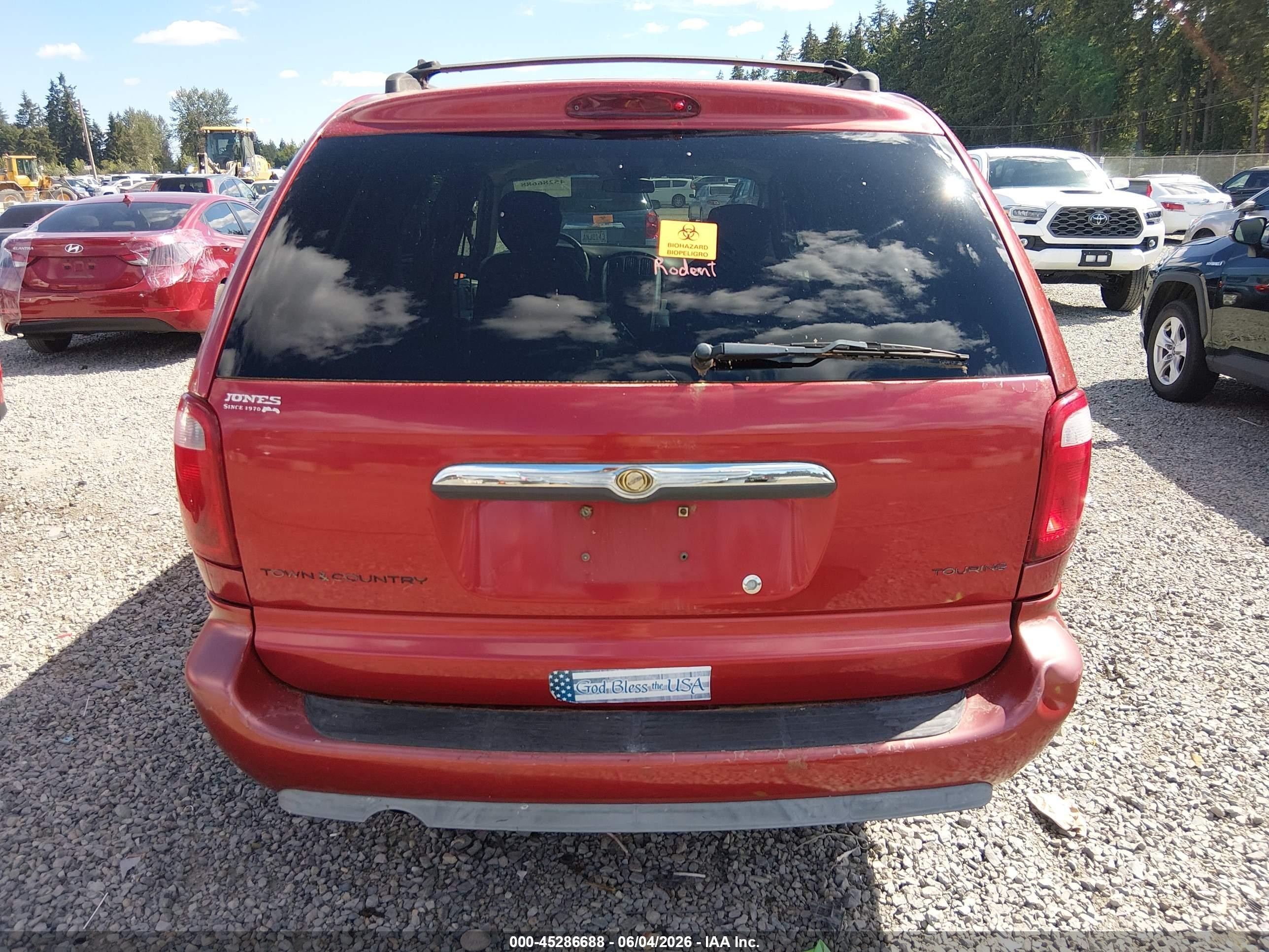 2006 Chrysler Town & Country Touring Red vin: 2A4GP54L96R609835