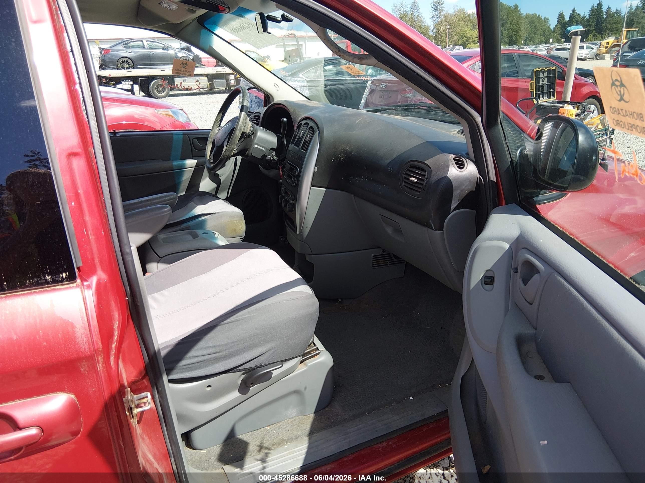 2006 Chrysler Town & Country Touring Red vin: 2A4GP54L96R609835