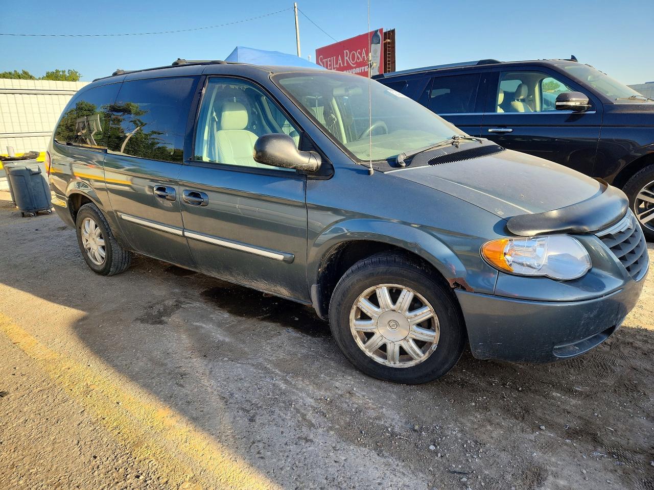 2006 Chrysler Town & Country Touring Gray vin: 2A4GP54L96R636341