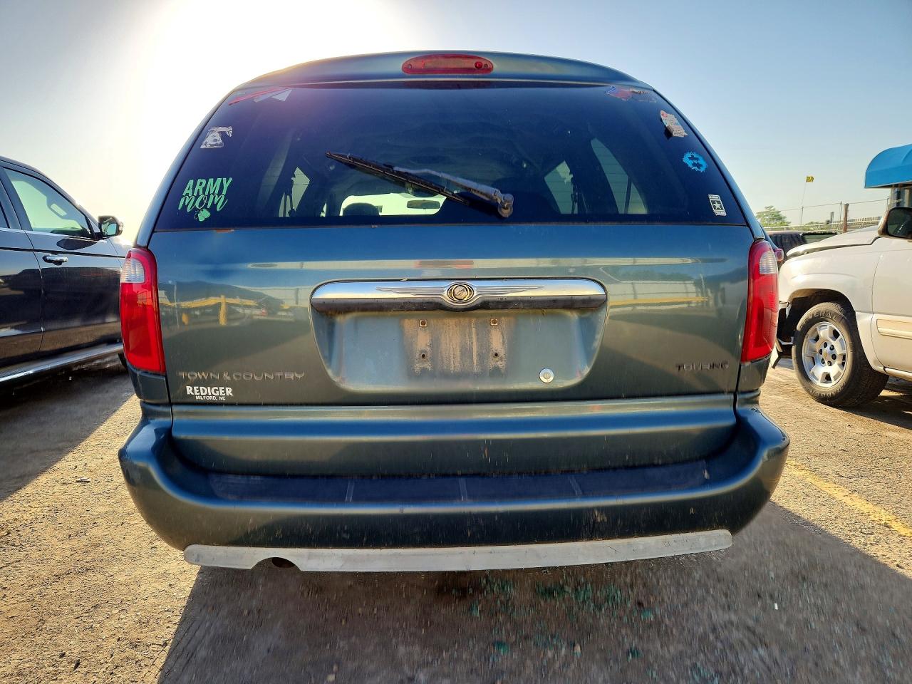 2006 Chrysler Town & Country Touring Gray vin: 2A4GP54L96R636341