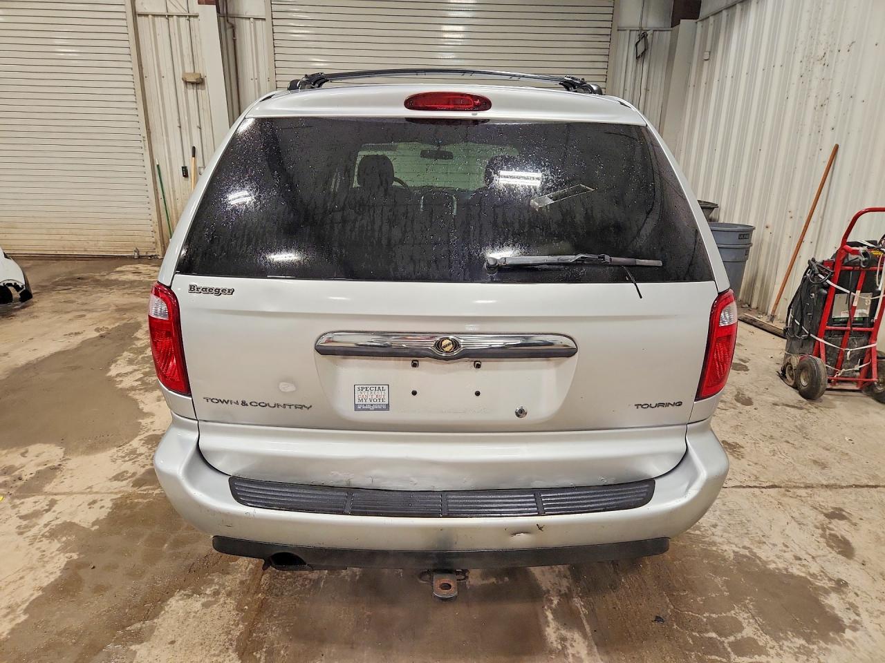 2006 Chrysler Town & Country Touring Silver vin: 2A4GP54L96R911576