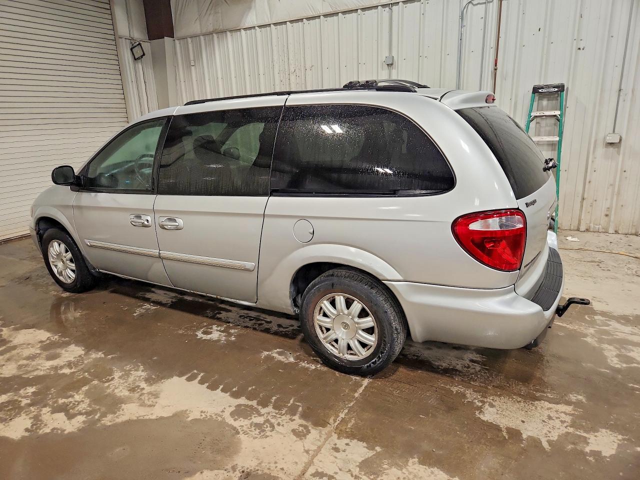 2006 Chrysler Town & Country Touring Silver vin: 2A4GP54L96R911576