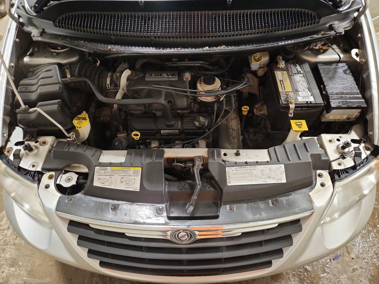 2006 Chrysler Town & Country Touring Silver vin: 2A4GP54L96R911576