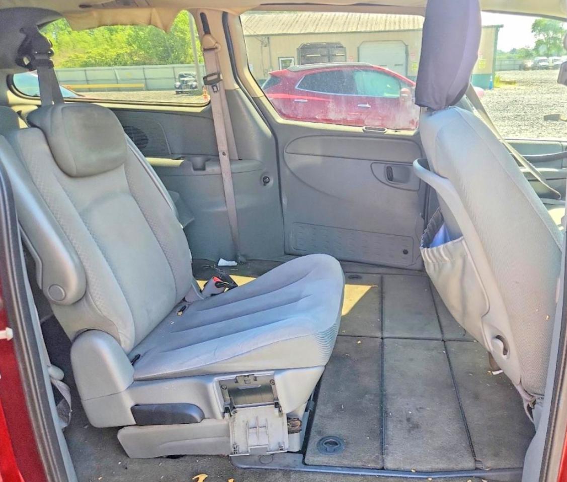 2007 Chrysler Town & Country Touring Burgundy vin: 2A4GP54L97R349678
