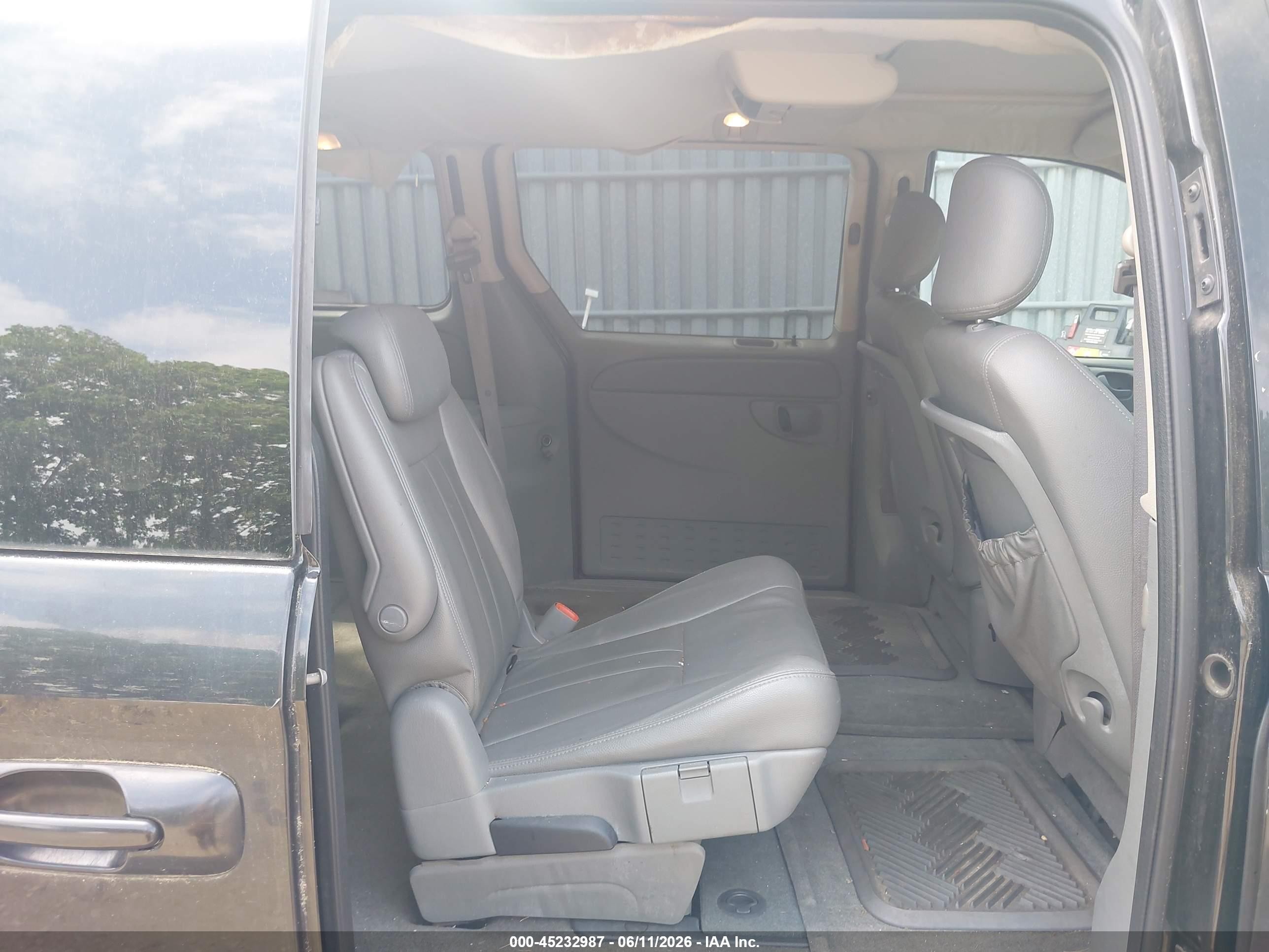 2006 Chrysler Town & Country Touring Серый vin: 2A4GP54LX6R805217