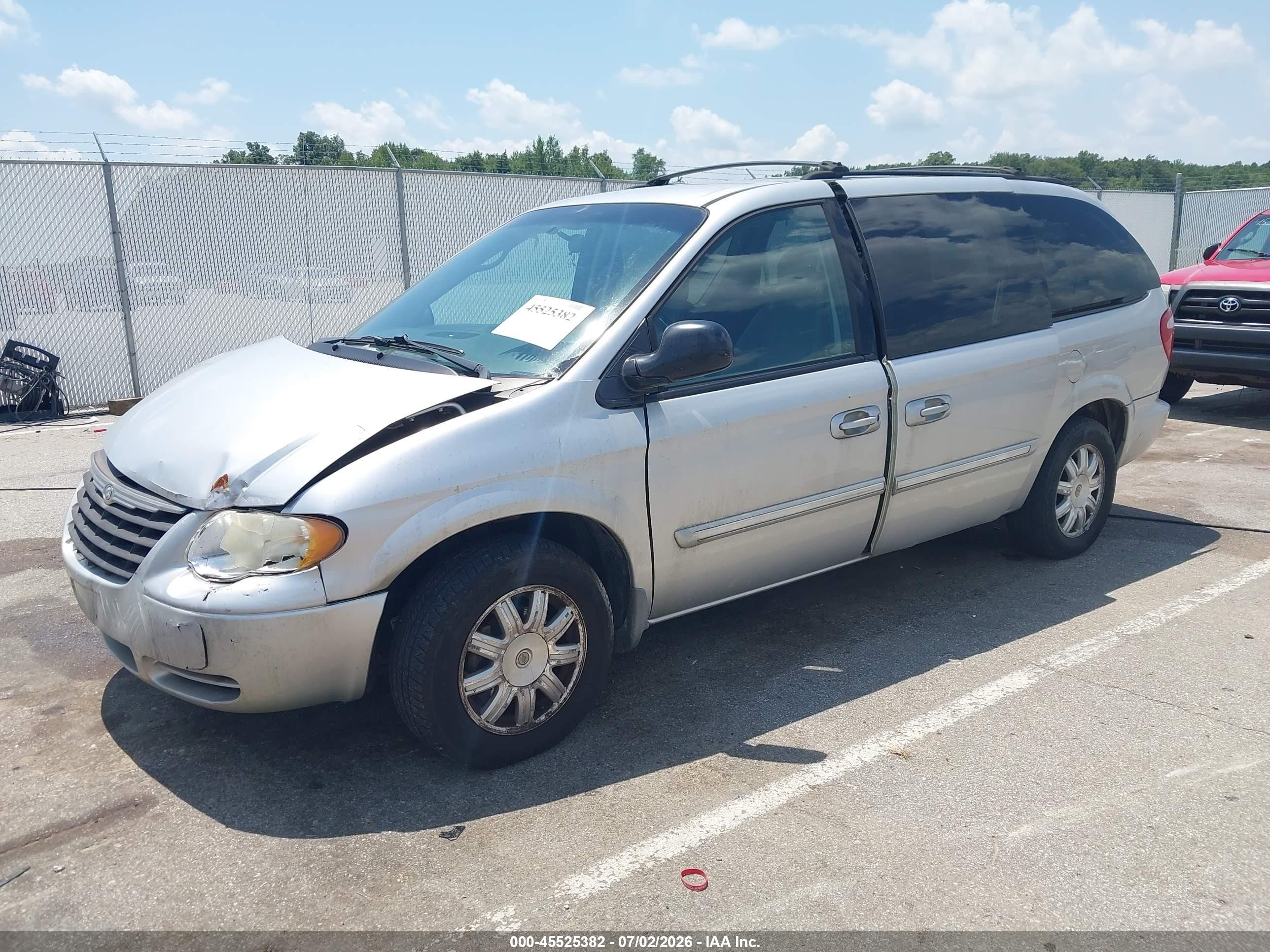 2006 Chrysler Town & Country Touring Серебряный vin: 2A4GP54LX6R894352